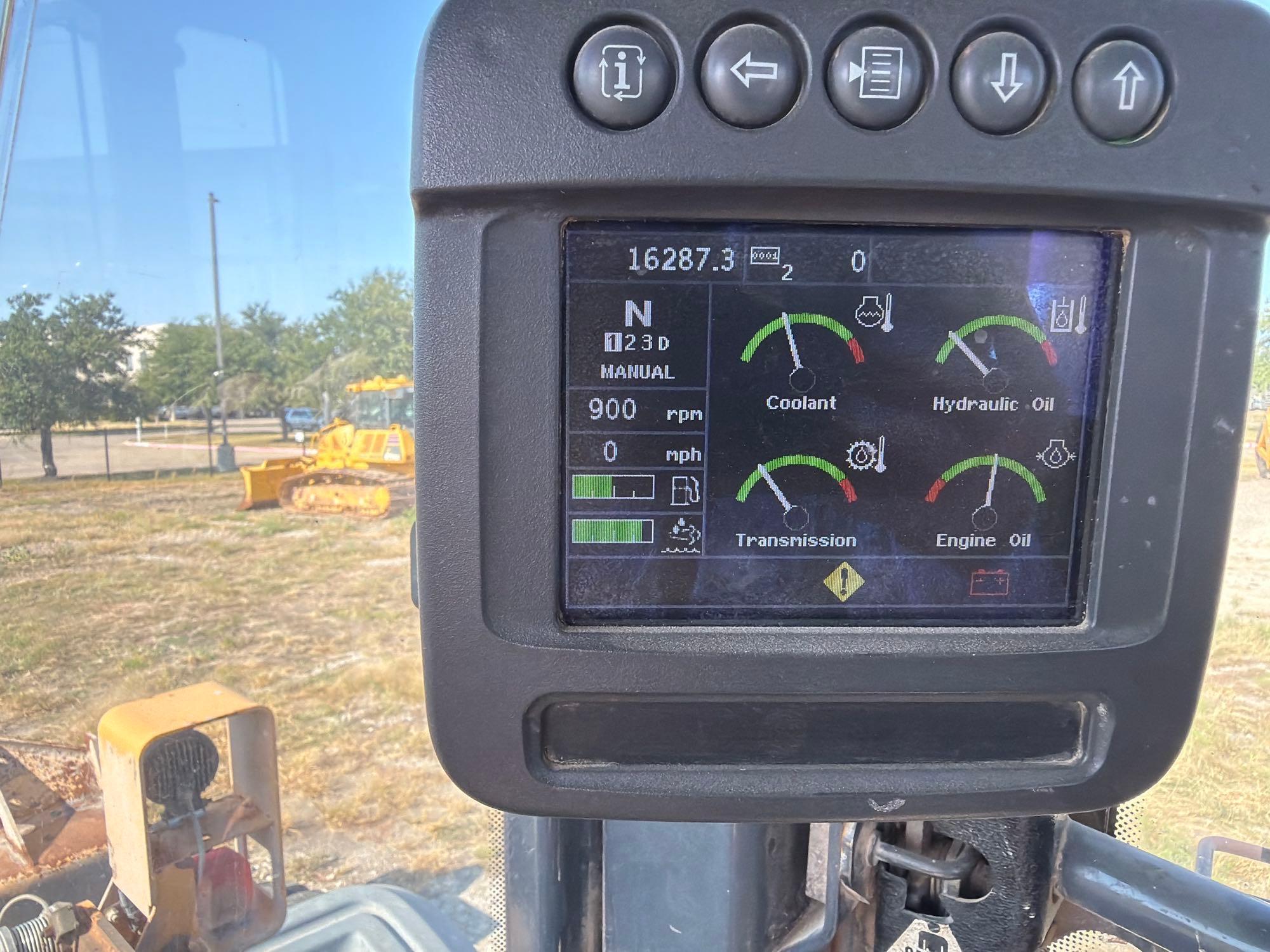 2016 John Deere 824K