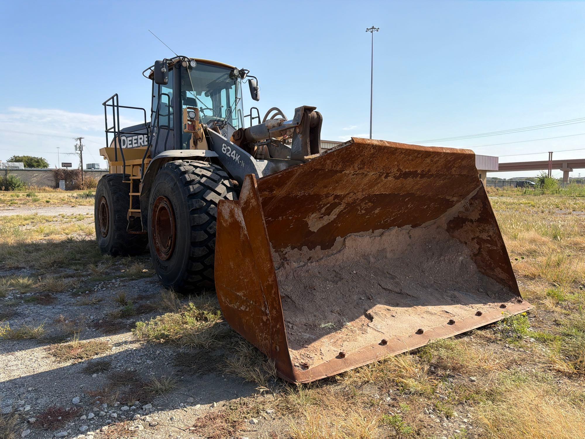2016 John Deere 824K