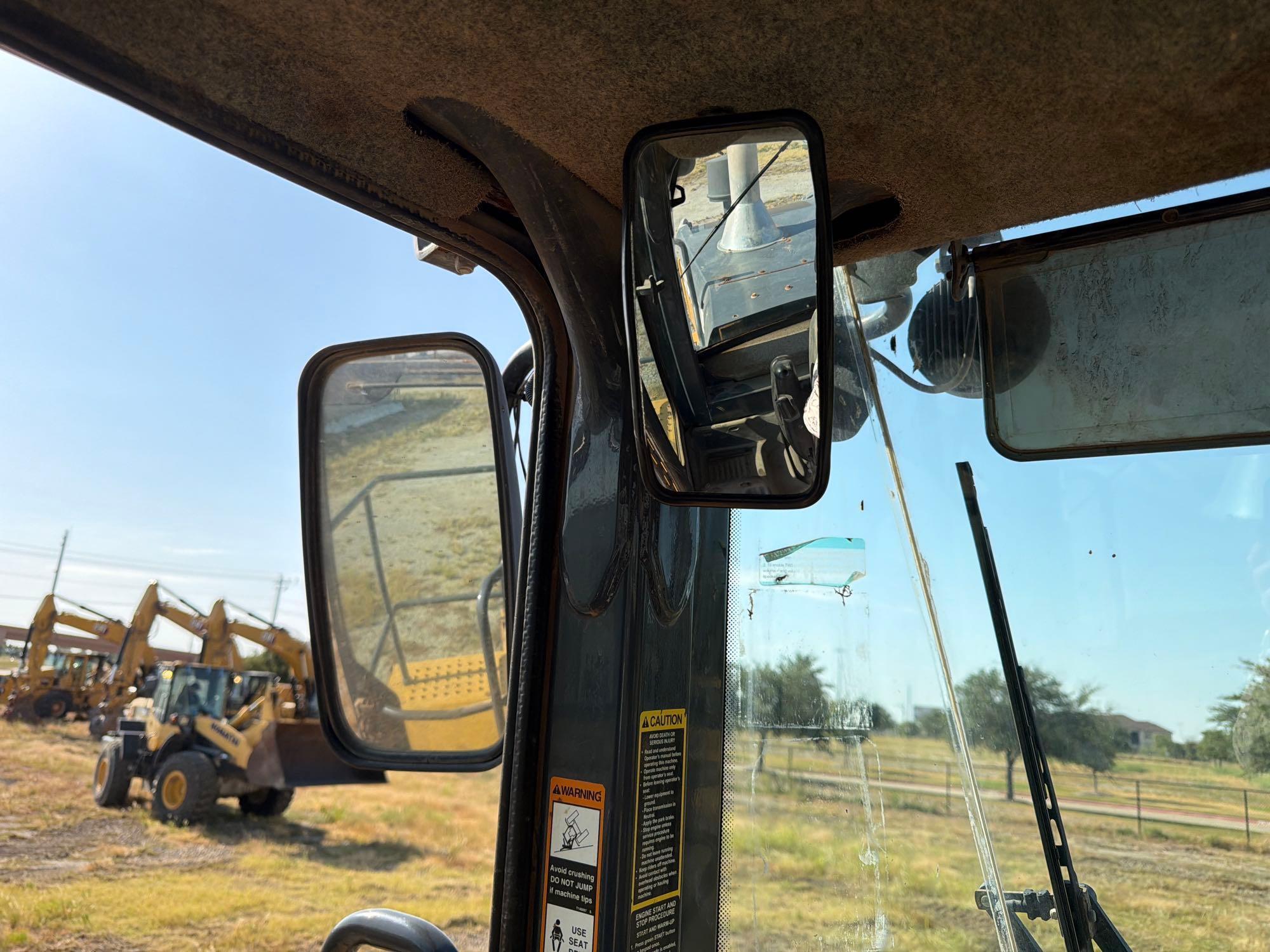 2016 John Deere 824K