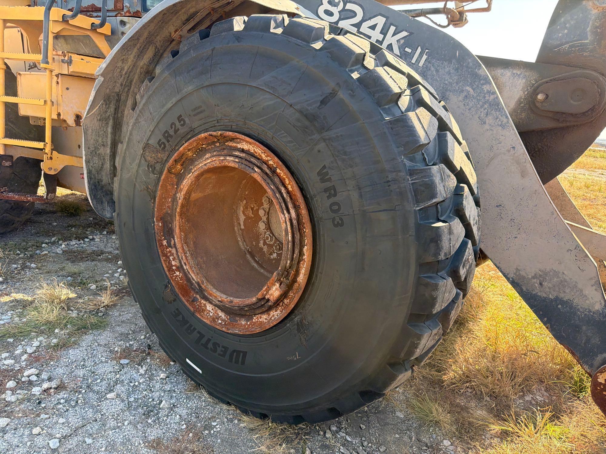 2016 John Deere 824K