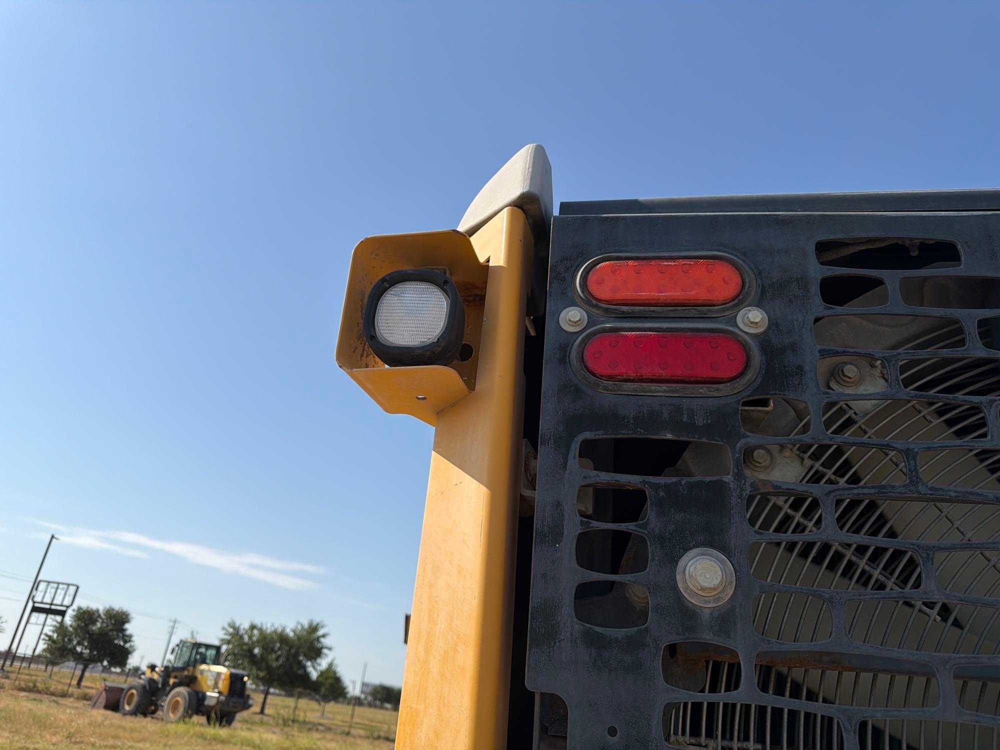 2016 John Deere 824K