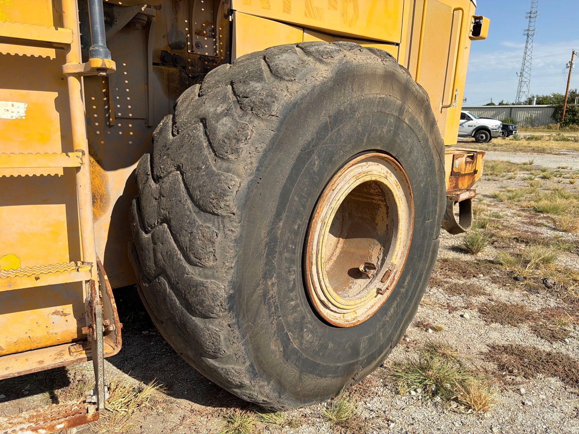 2016 John Deere 824K