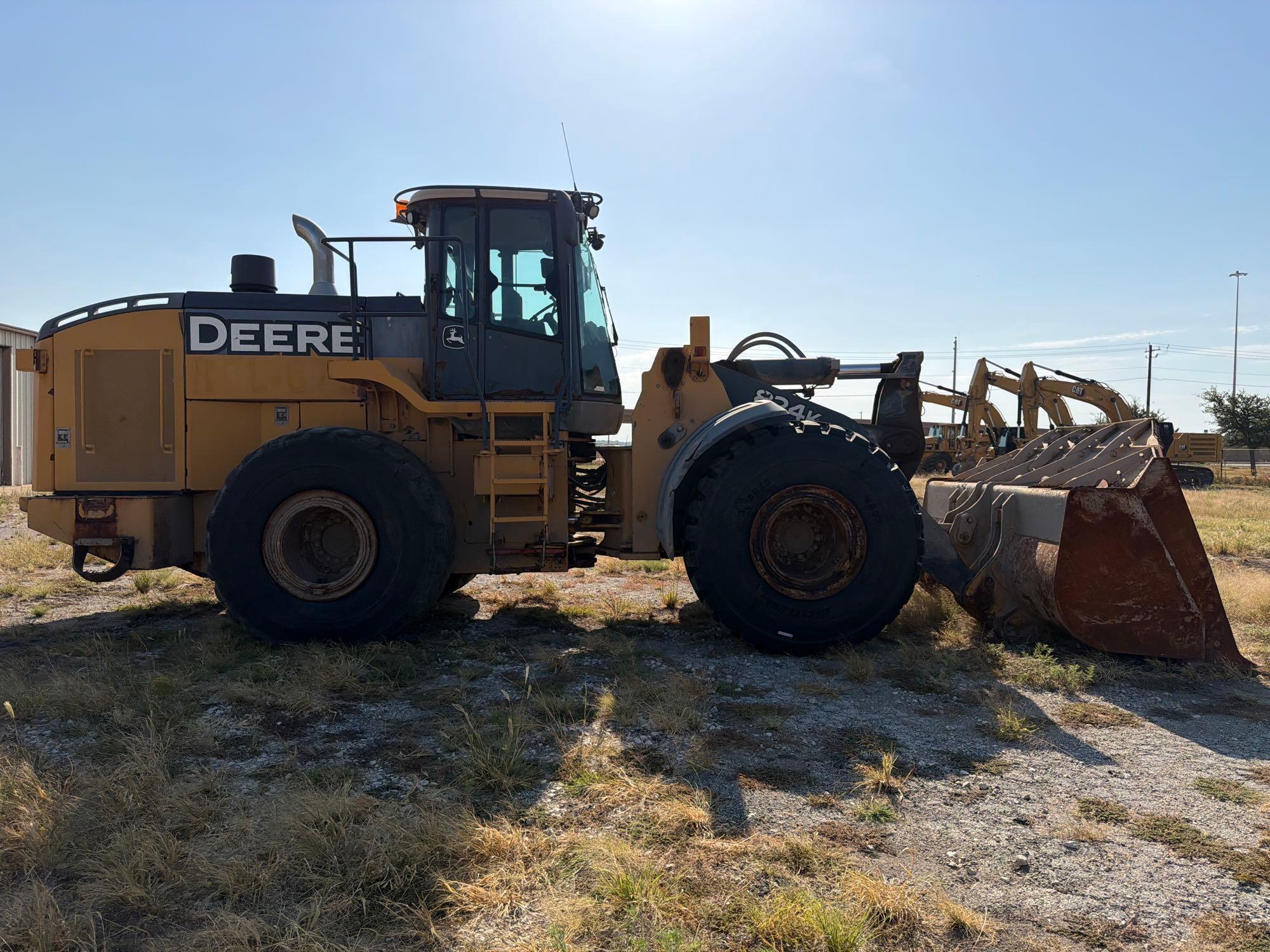 2016 John Deere 824K