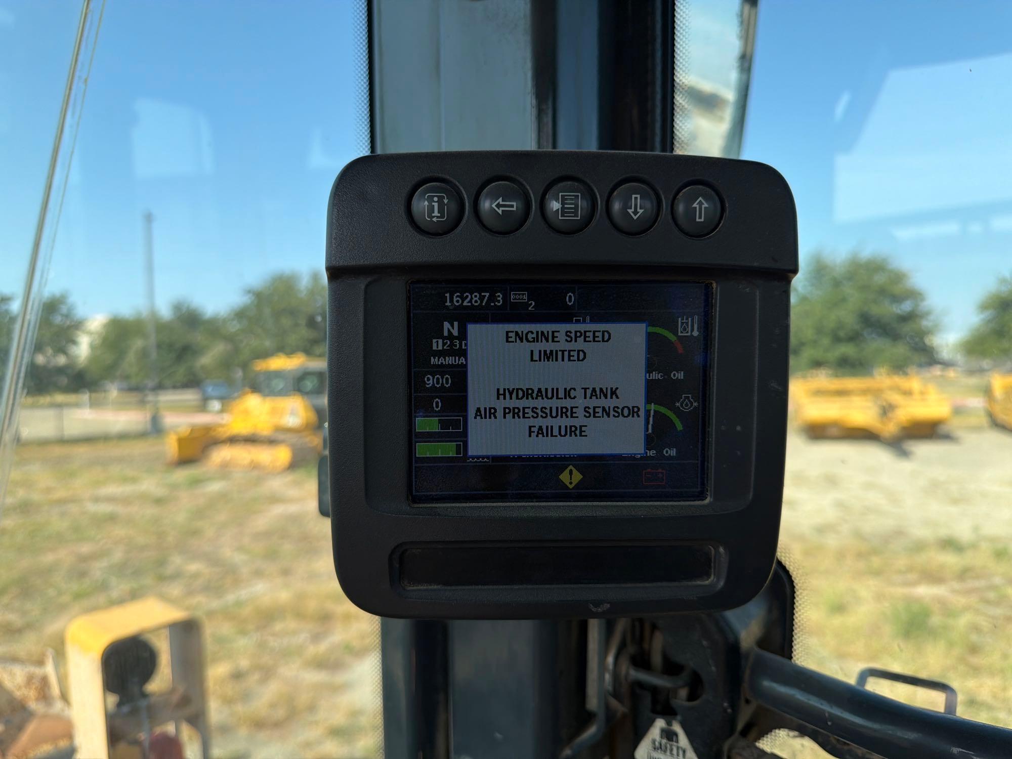 2016 John Deere 824K