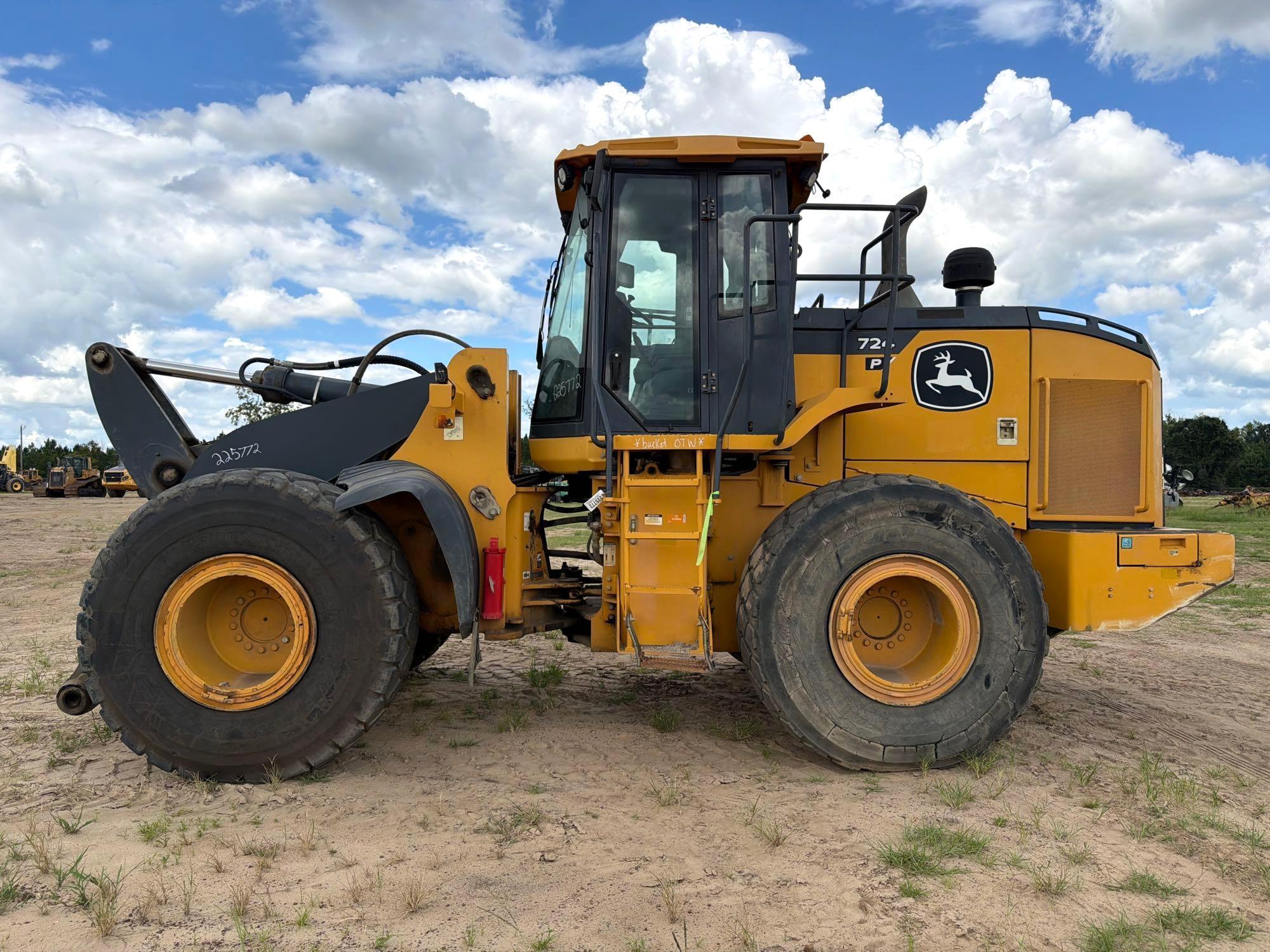 2021 John Deere 724