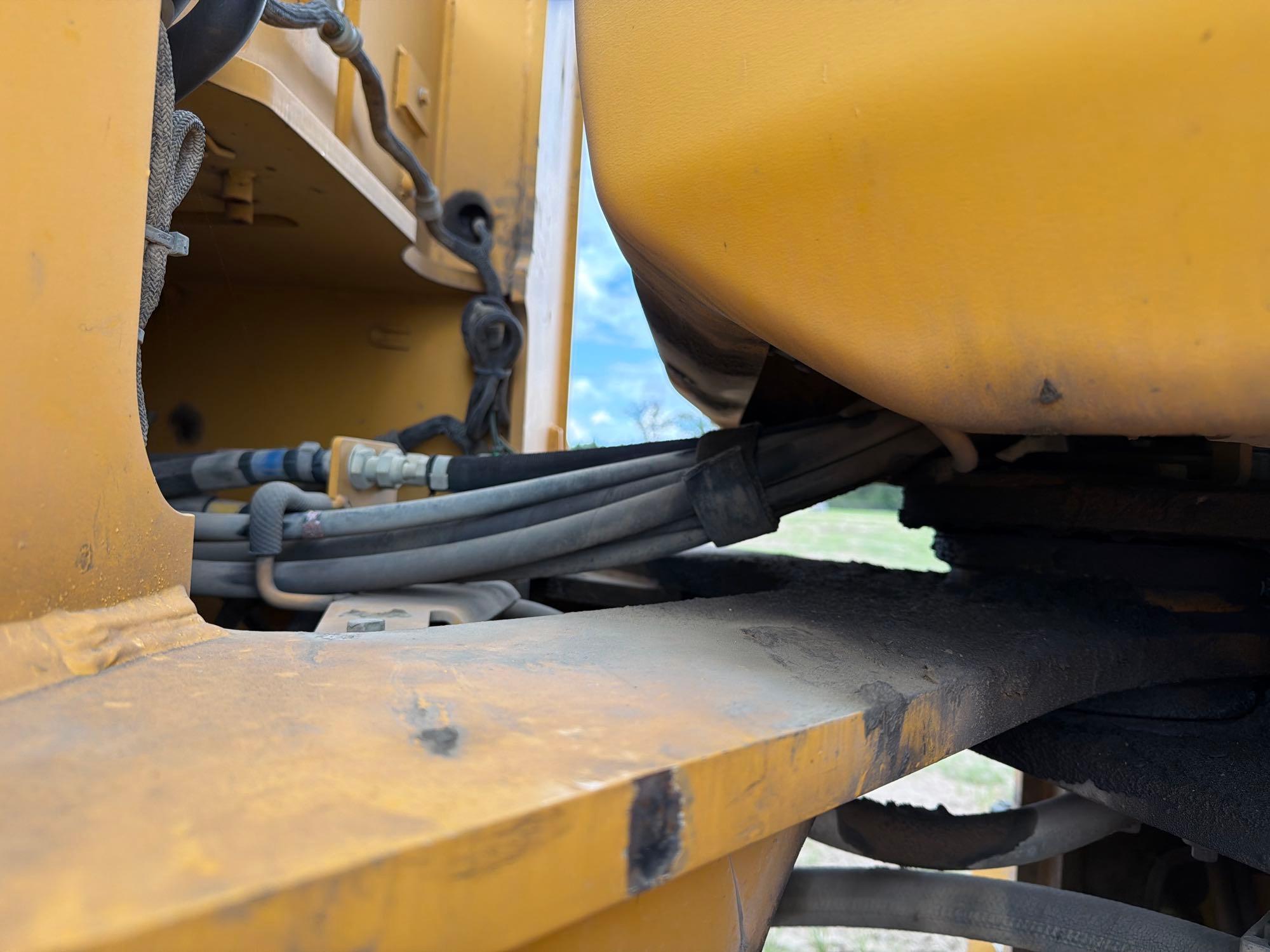 2021 John Deere 724