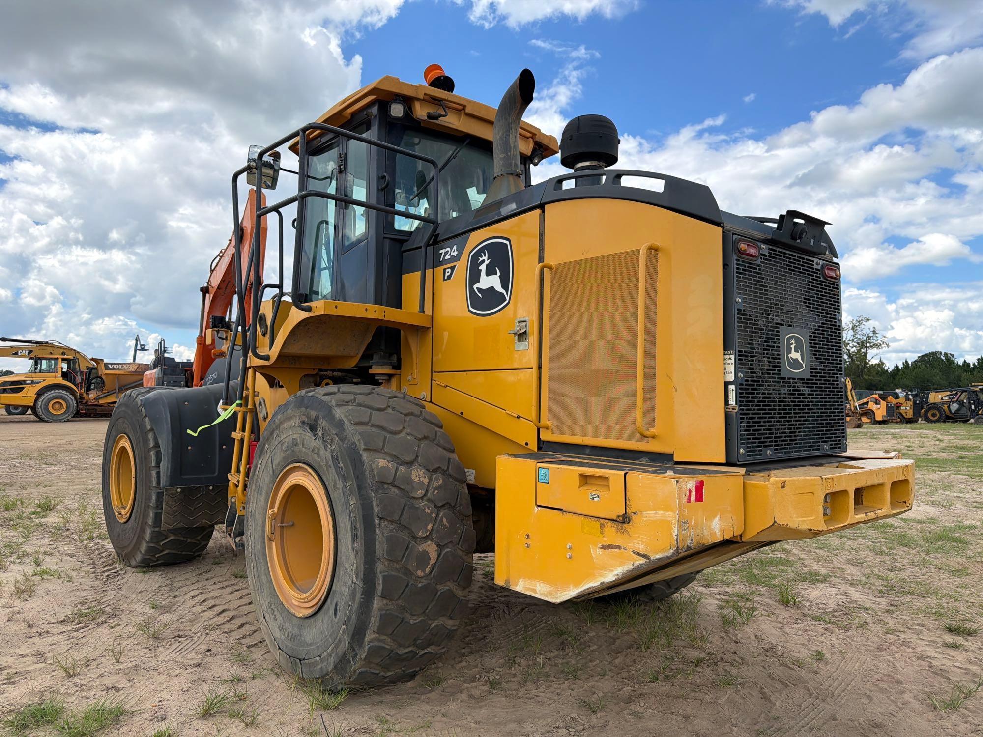 2021 John Deere 724
