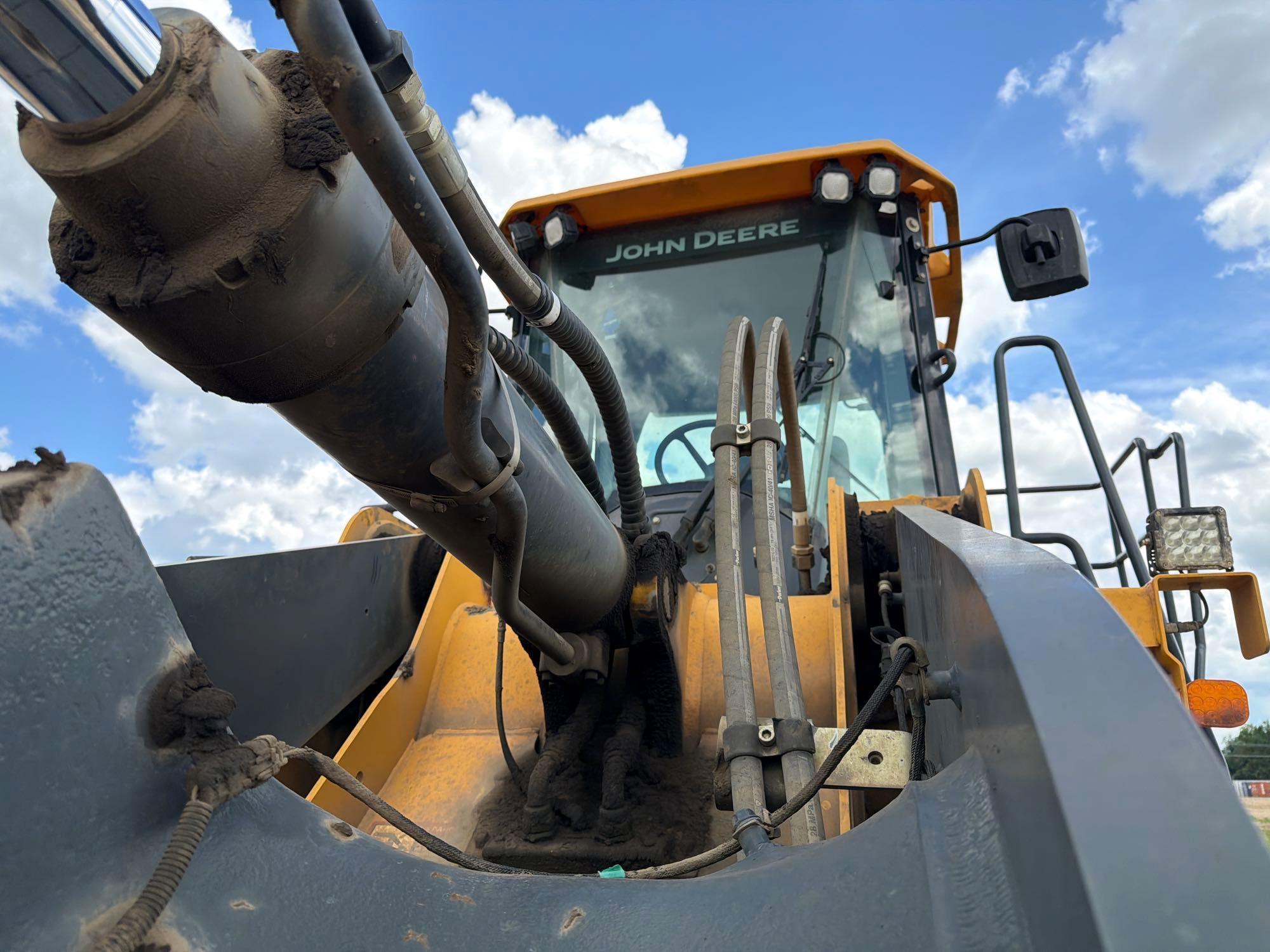 2021 John Deere 724