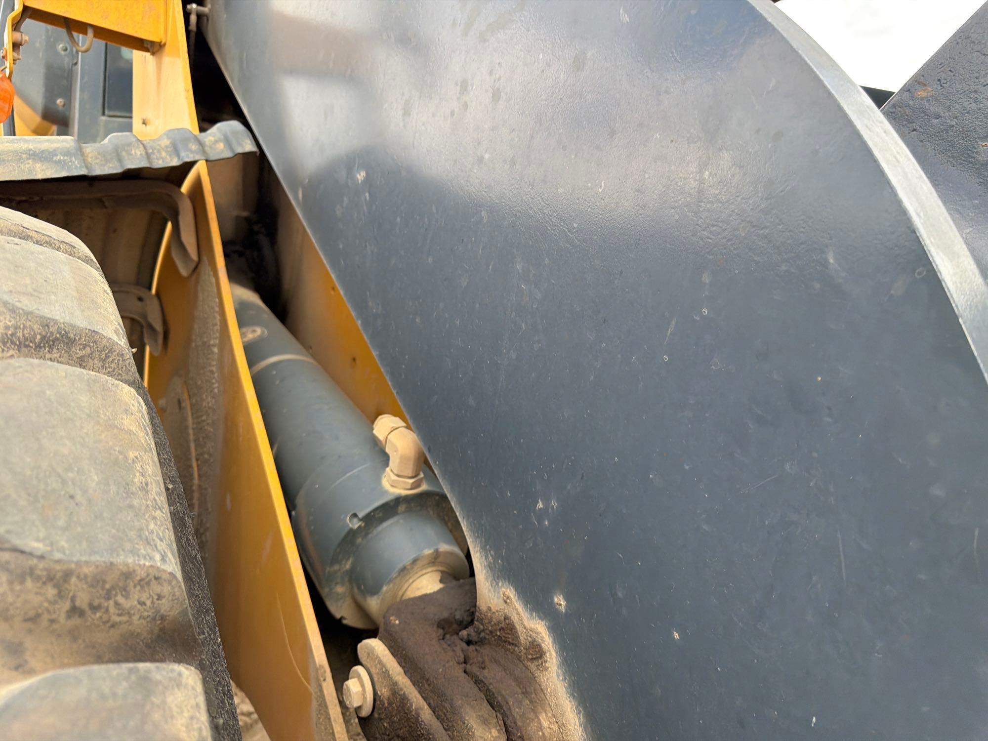 2021 John Deere 724