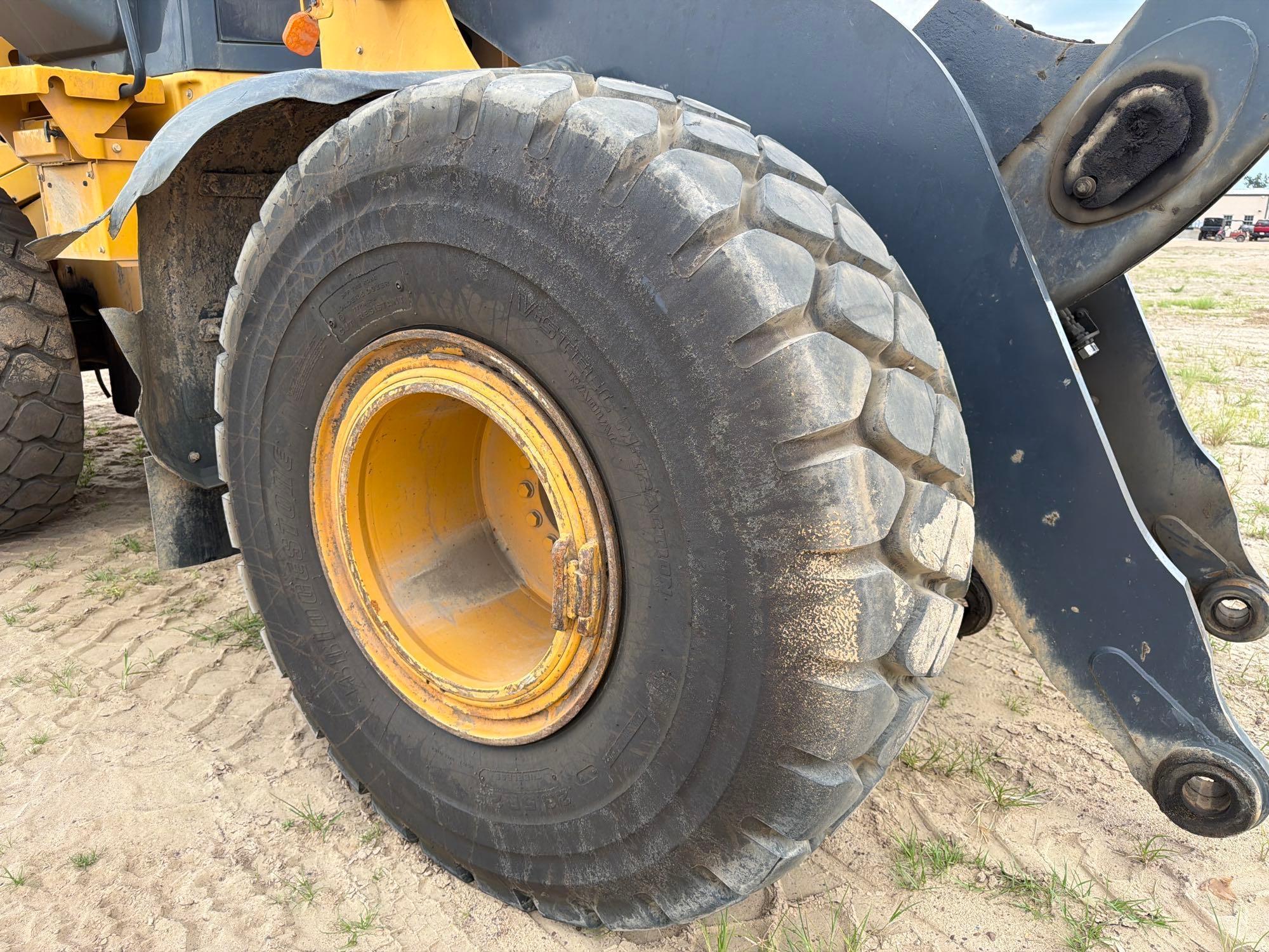2021 John Deere 724