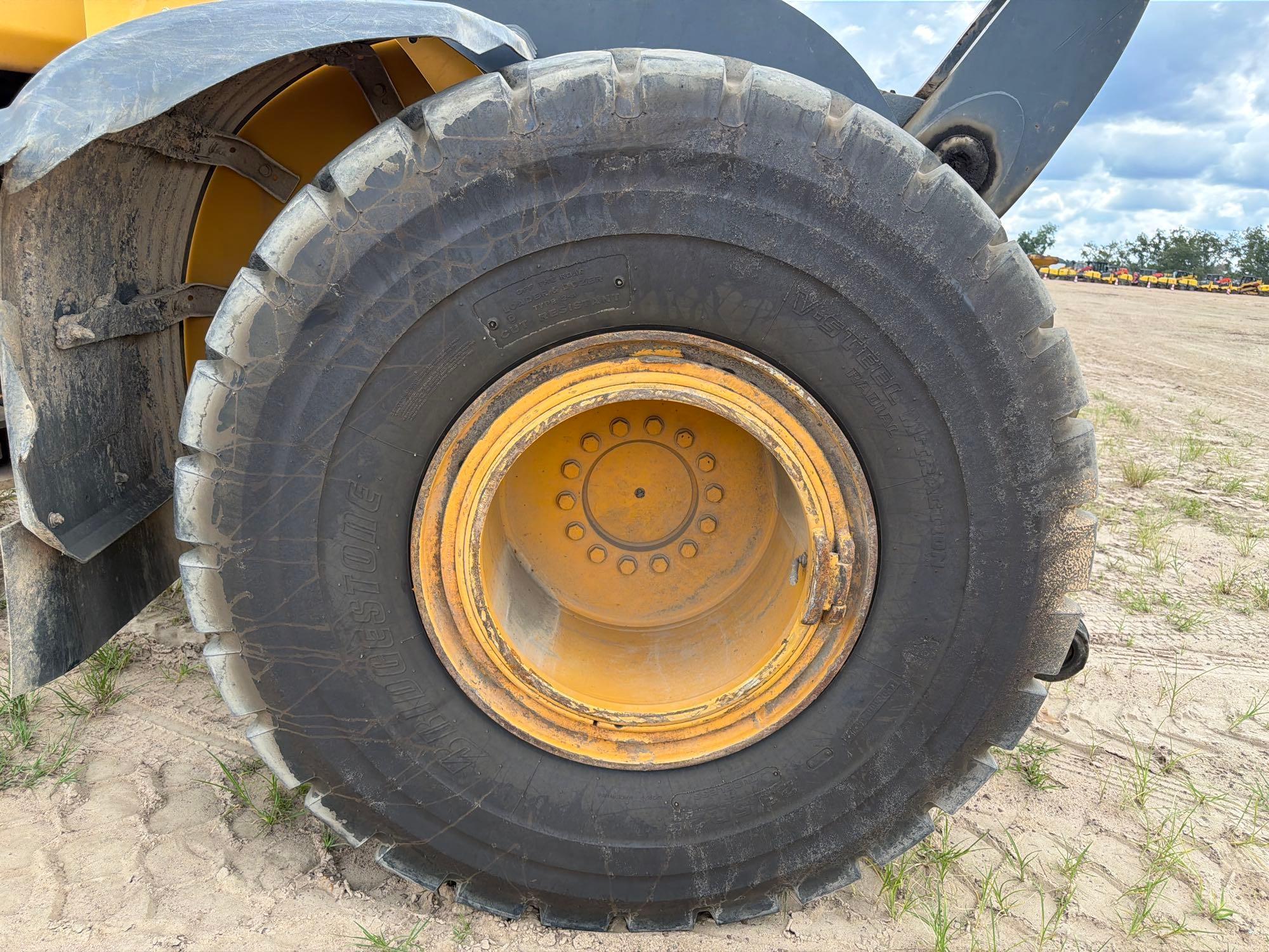 2021 John Deere 724