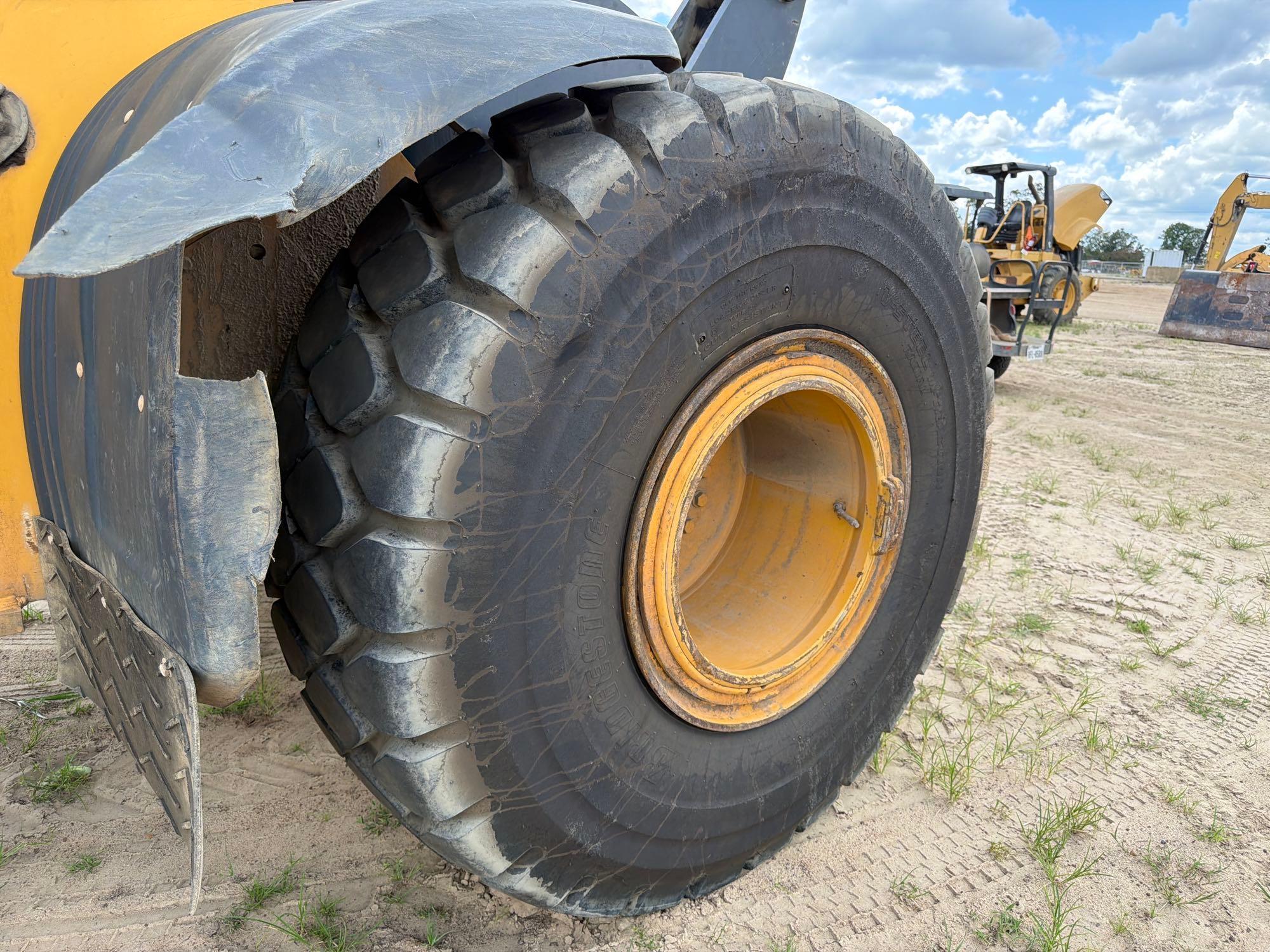 2021 John Deere 724
