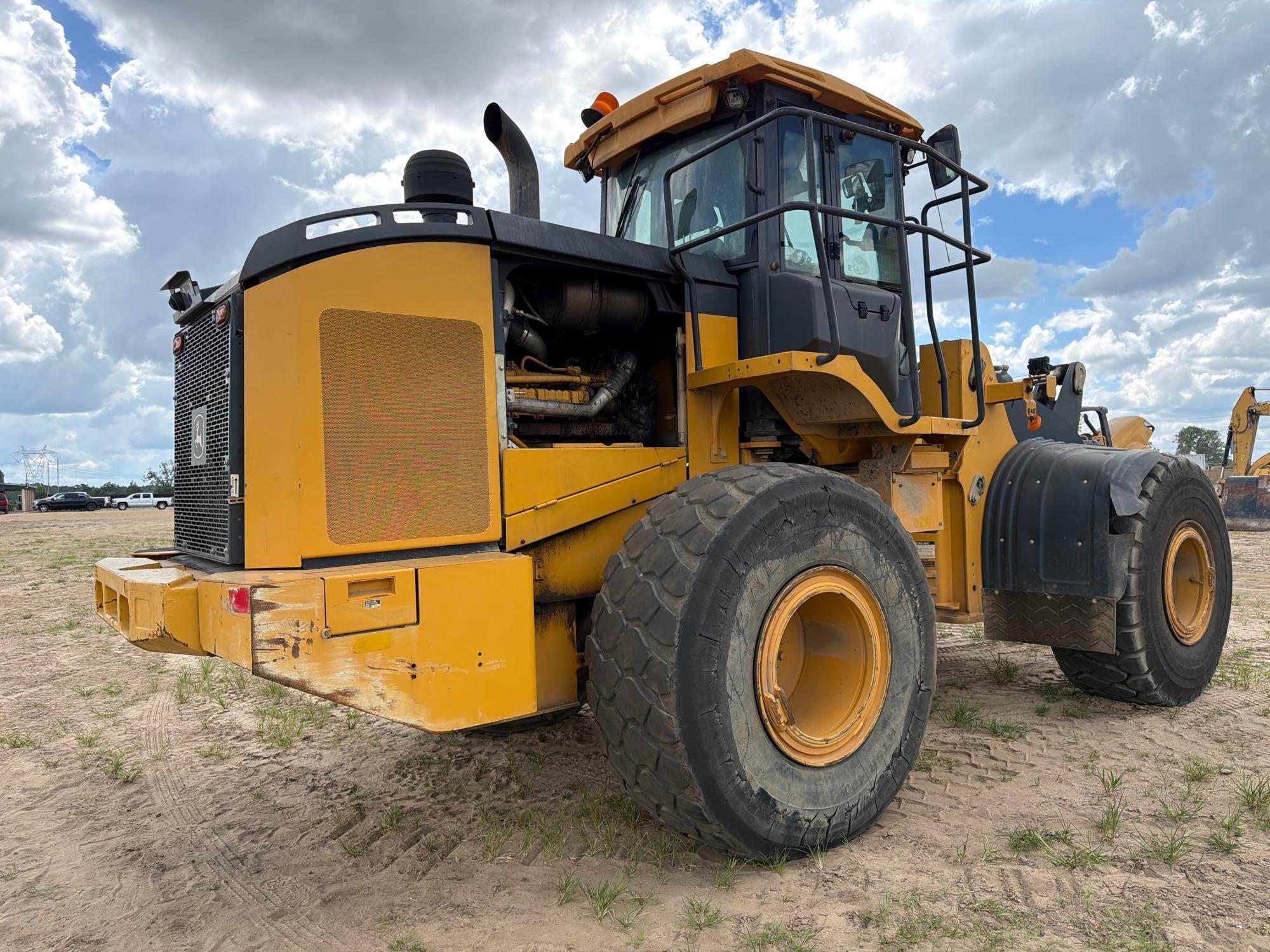 2021 John Deere 724
