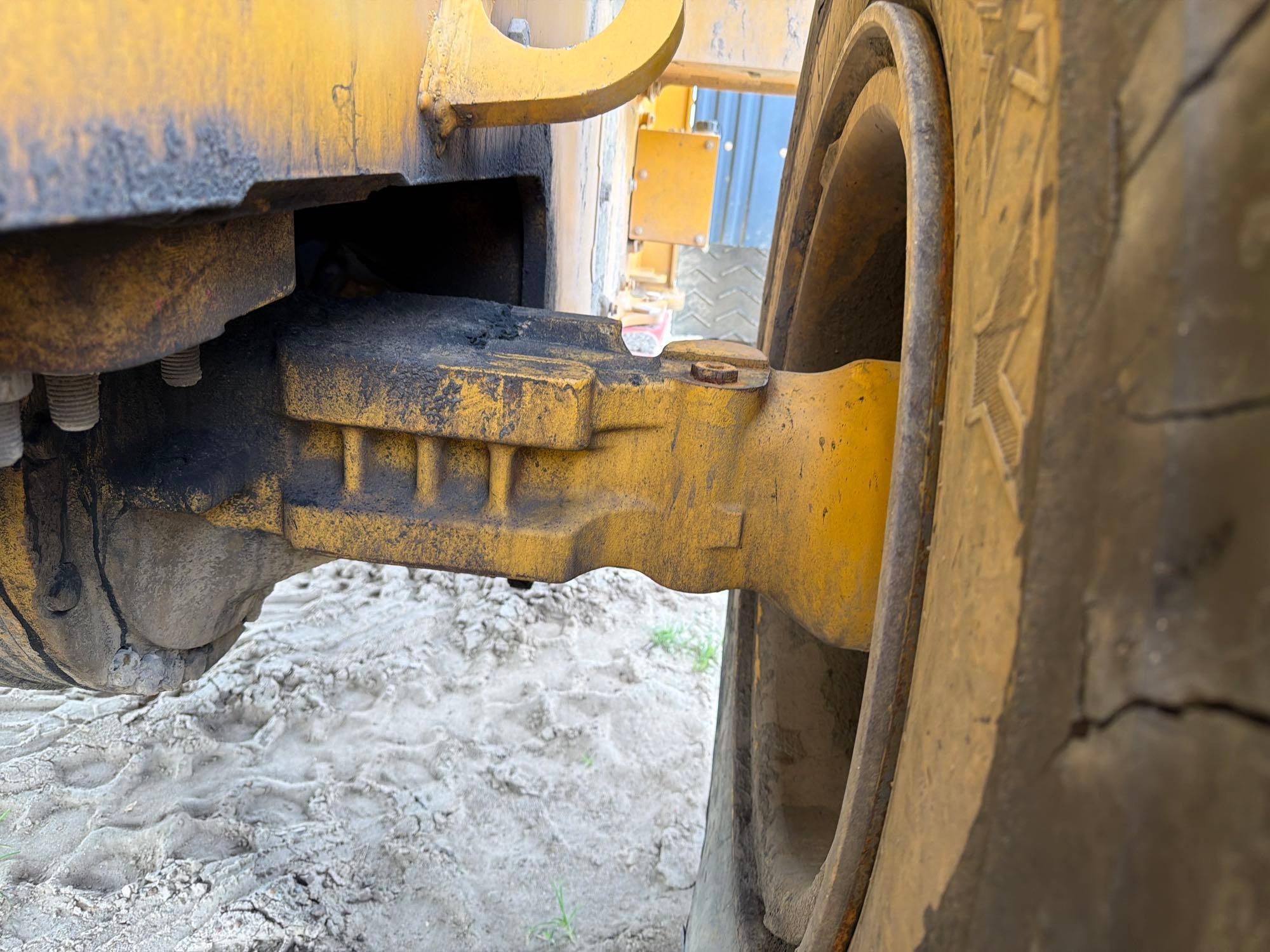 2021 John Deere 724