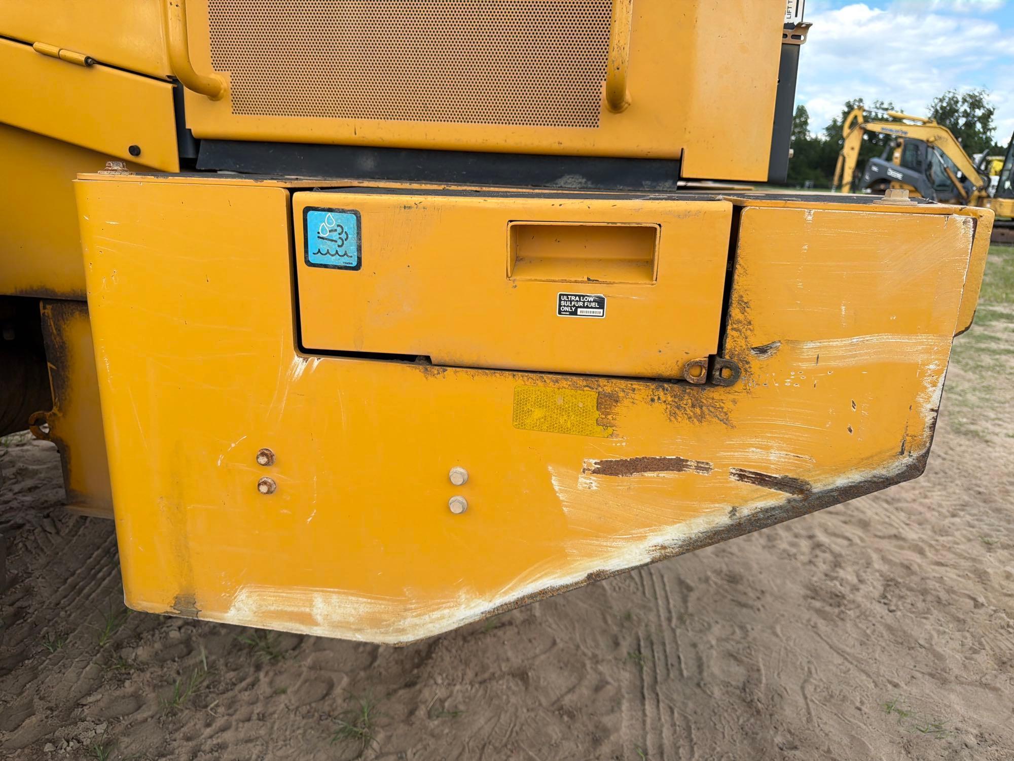 2021 John Deere 724