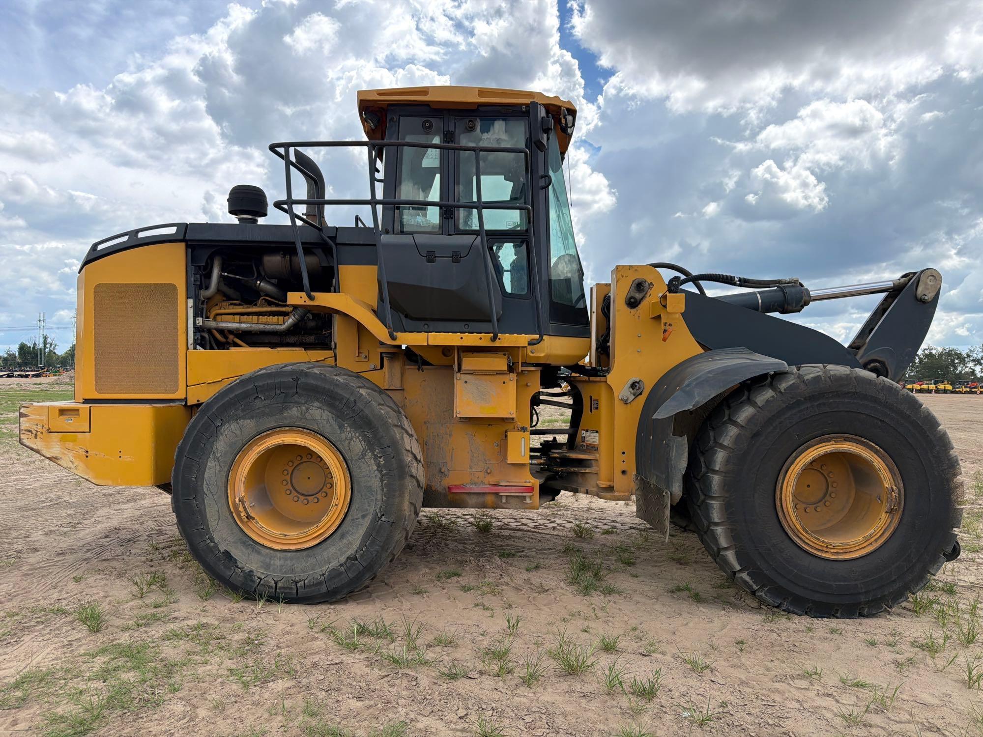 2021 John Deere 724