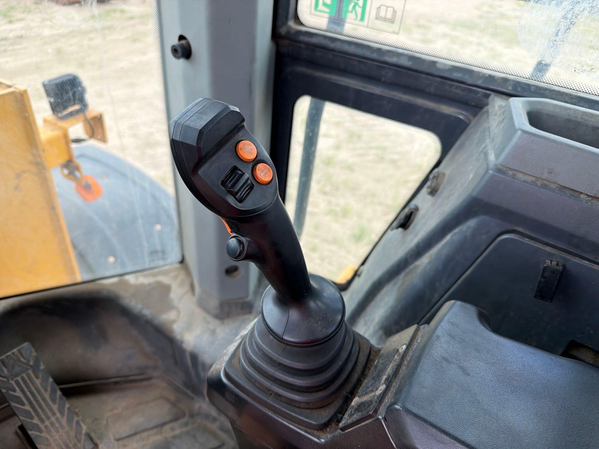 2021 John Deere 724