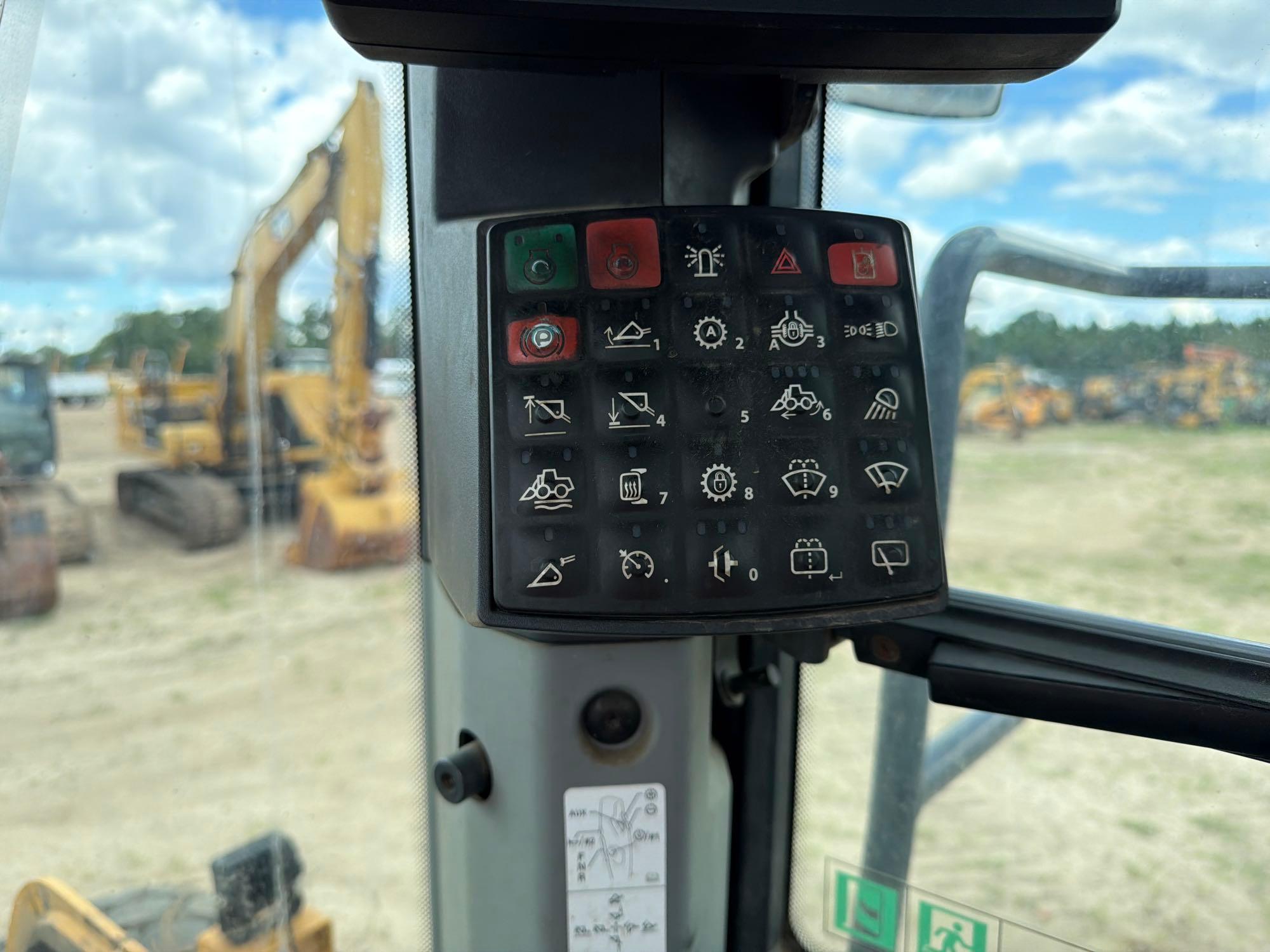 2021 John Deere 724