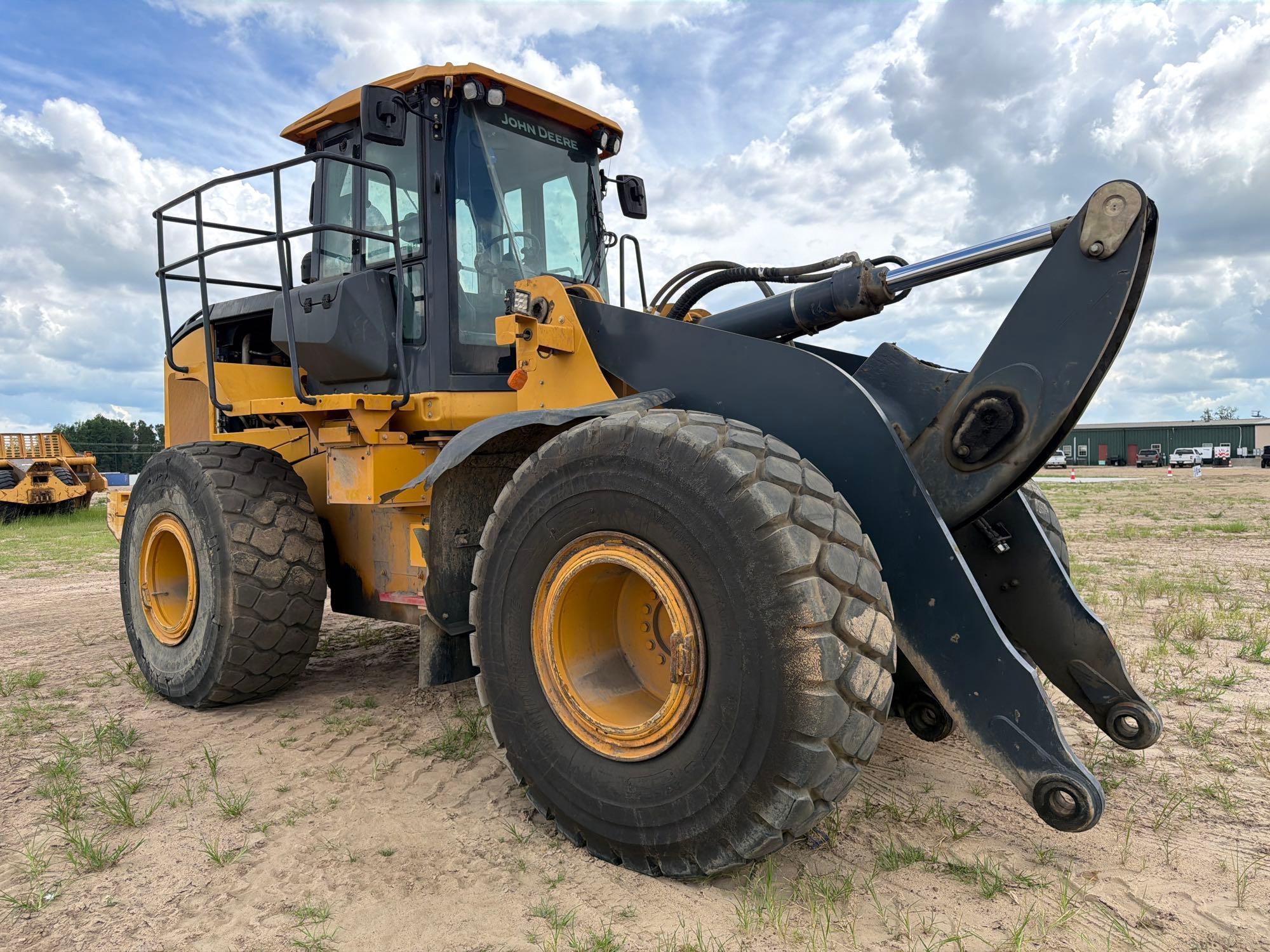 2021 John Deere 724