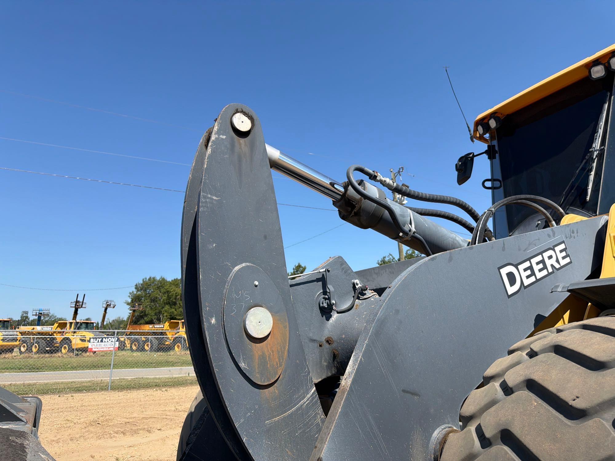 2022 John Deere 2644