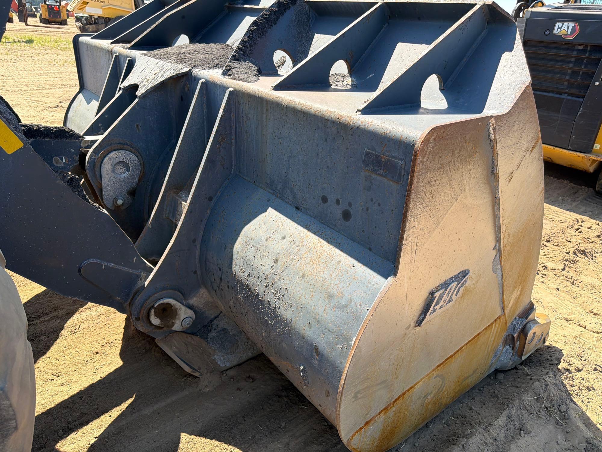 2022 John Deere 2644