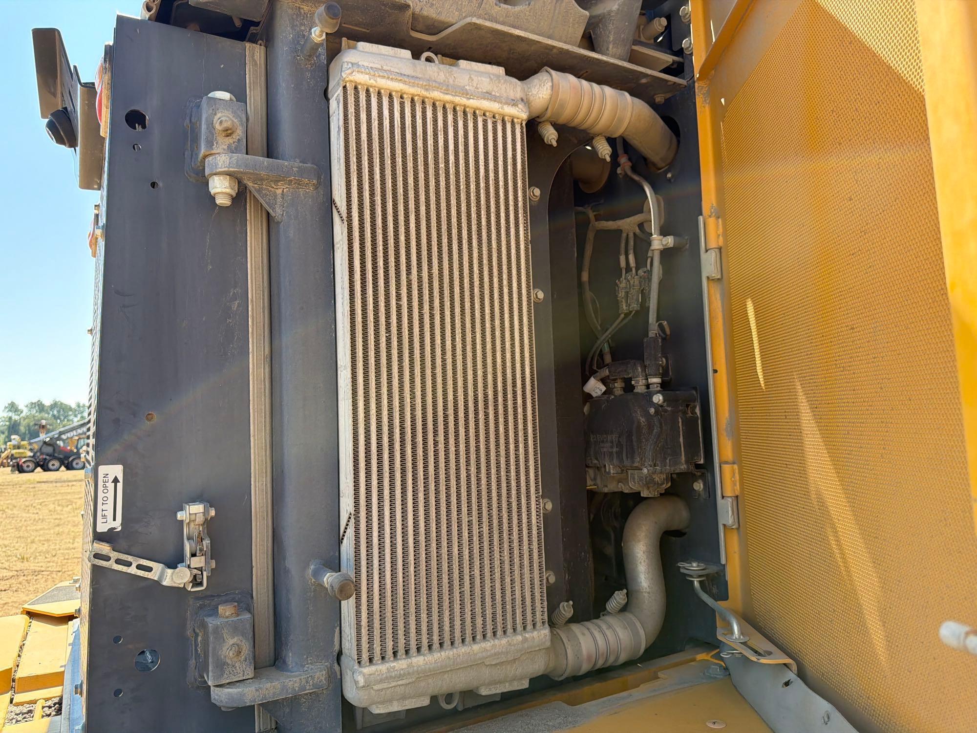2022 John Deere 2644
