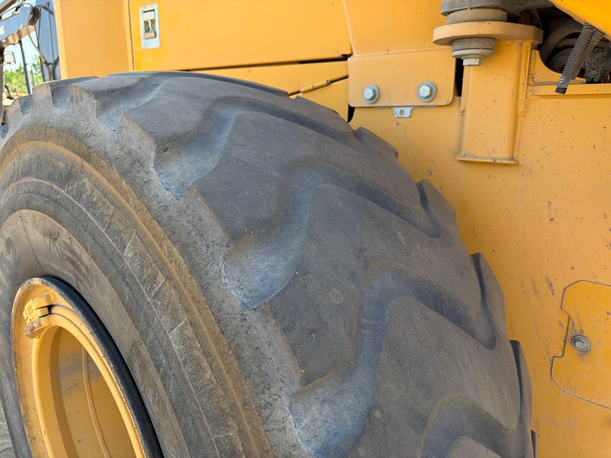 2022 John Deere 2644