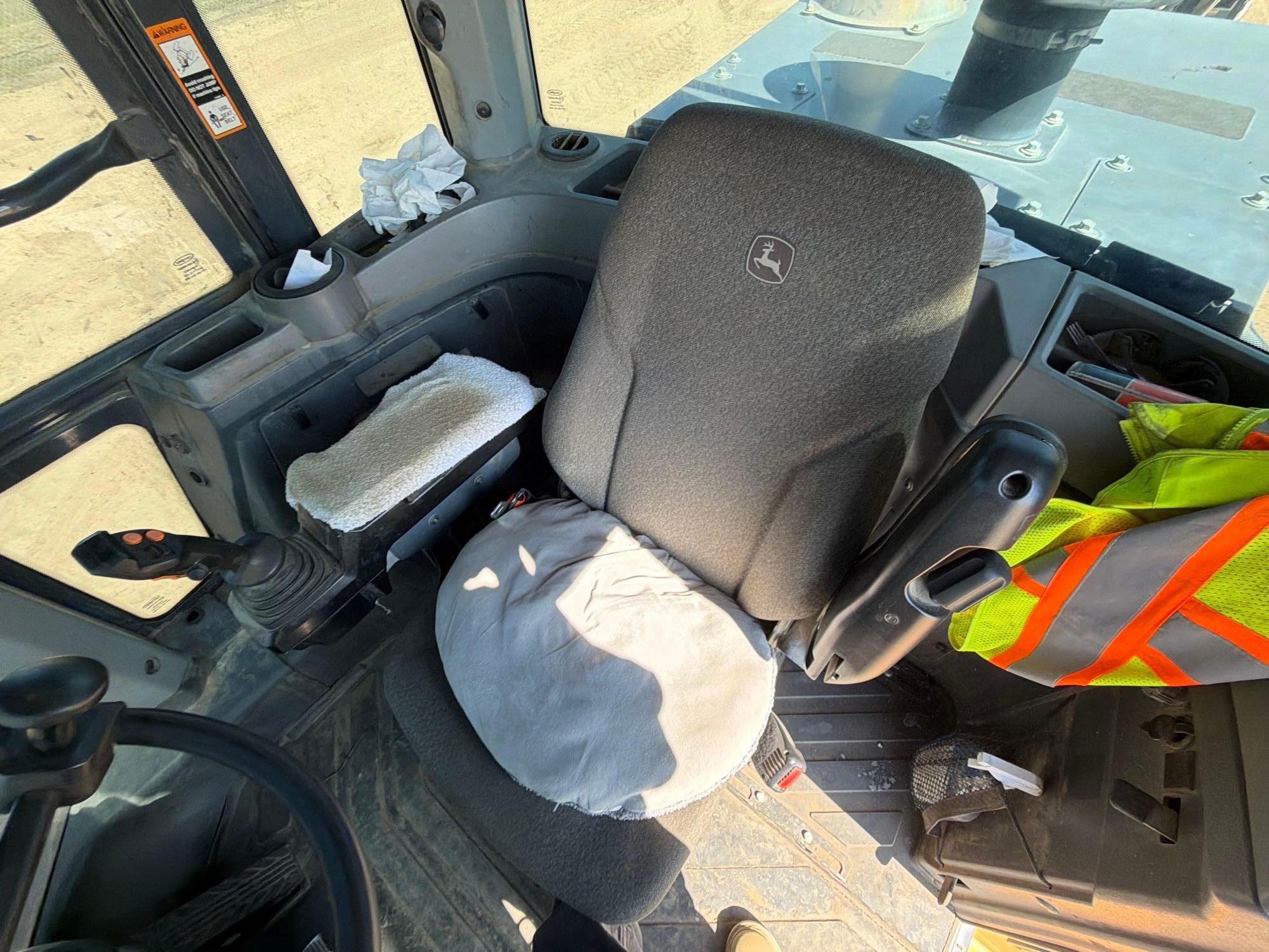 2022 John Deere 2644