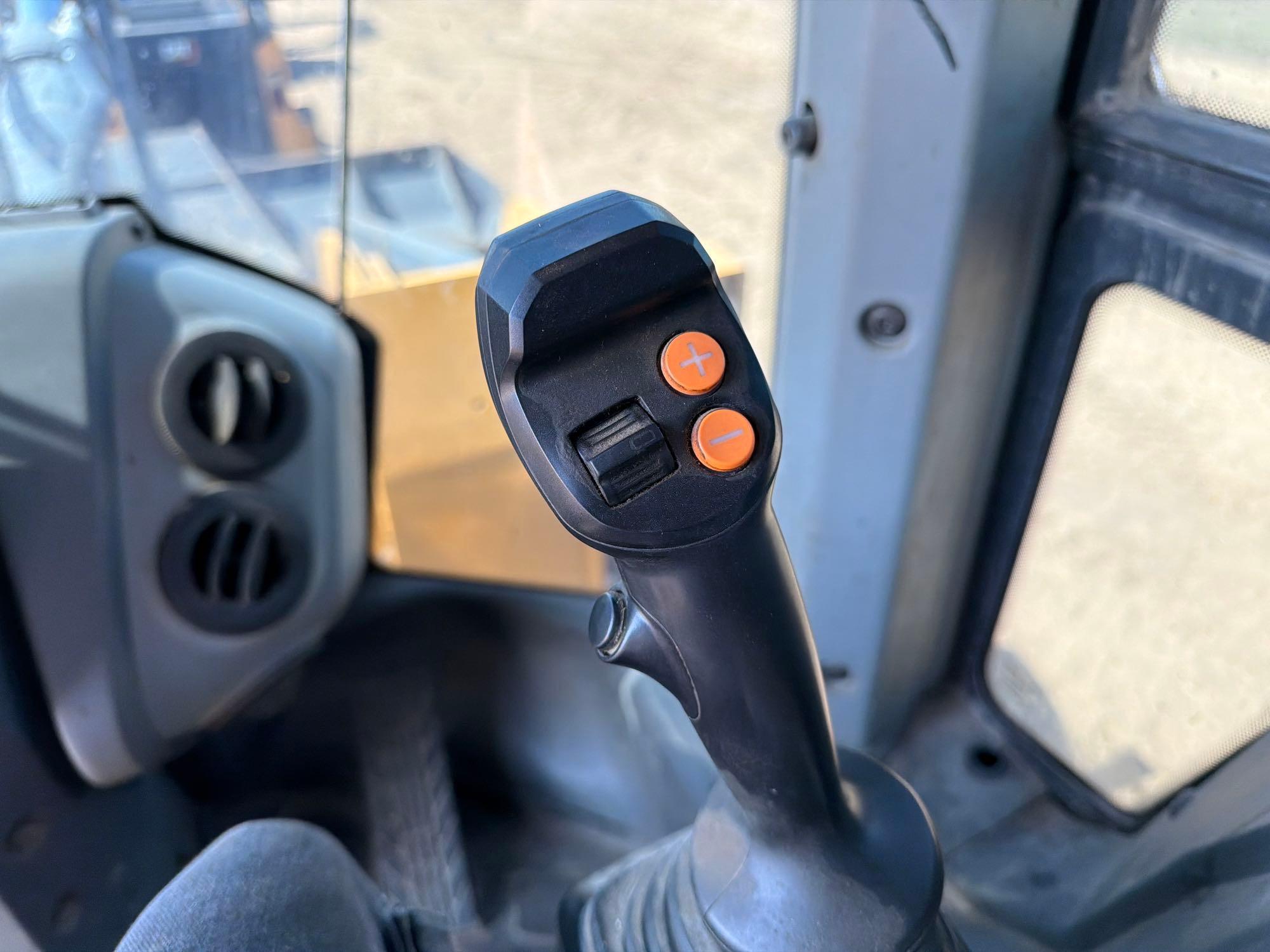 2022 John Deere 2644