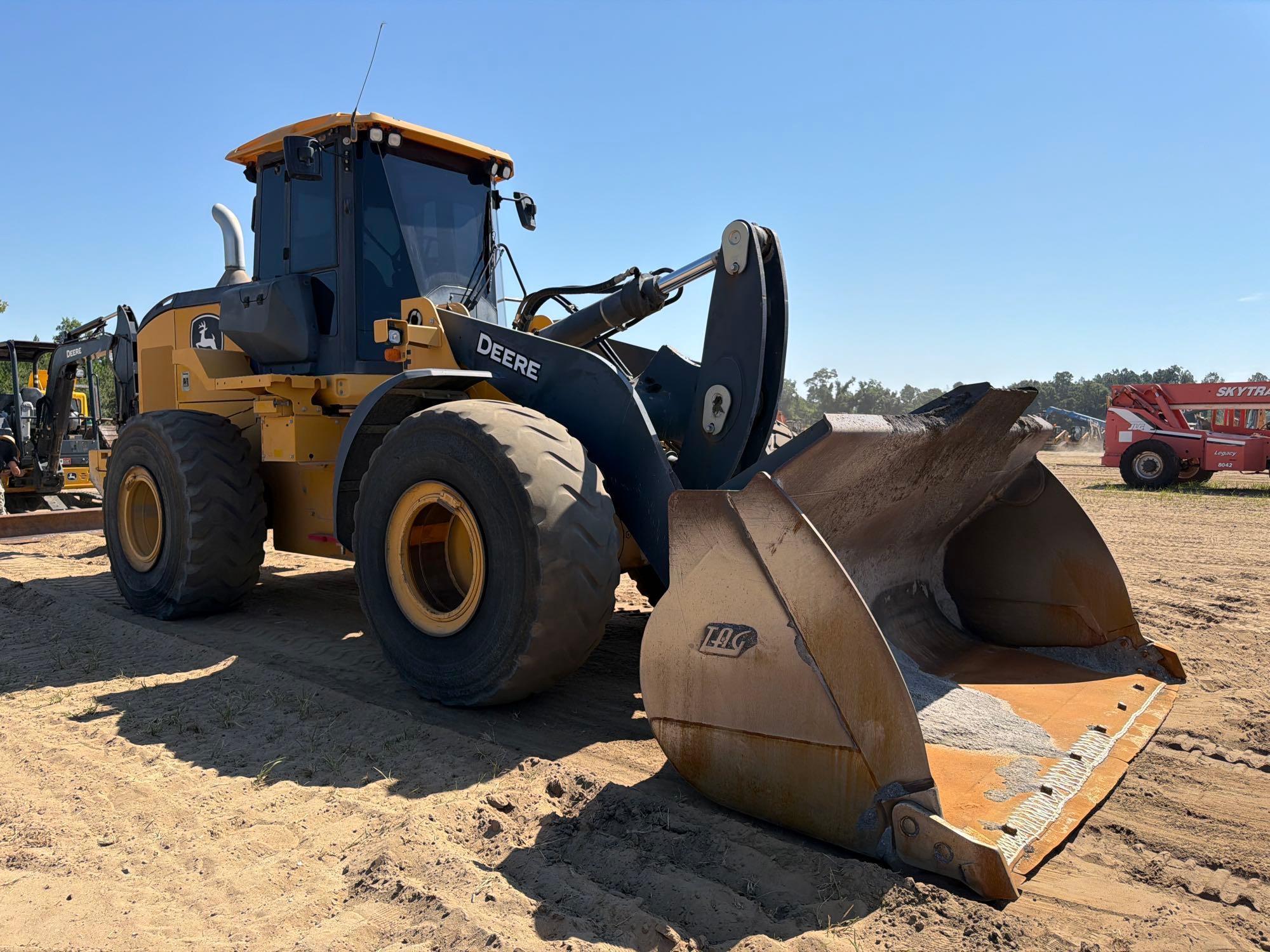 2022 John Deere 2644