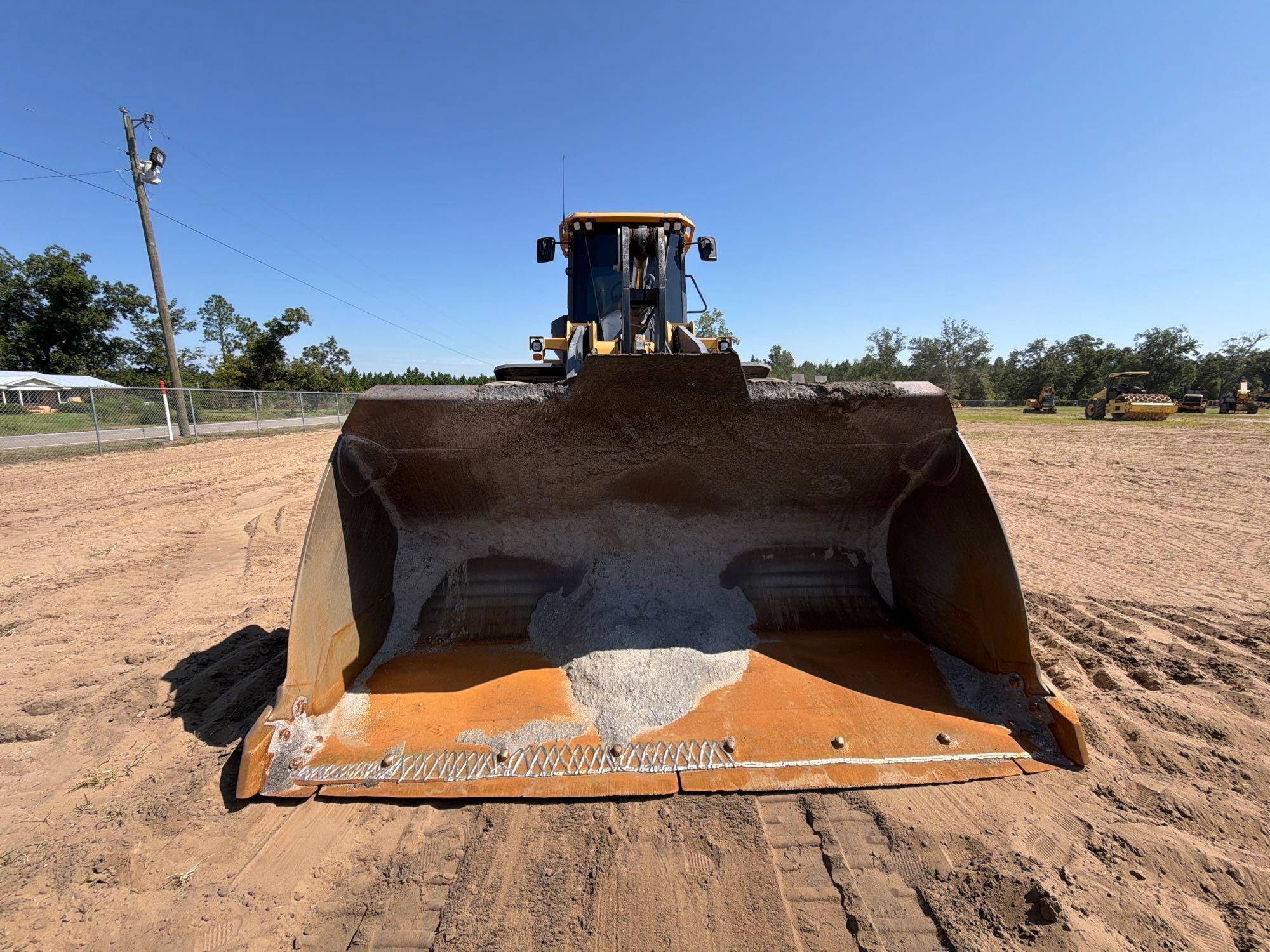 2022 John Deere 2644