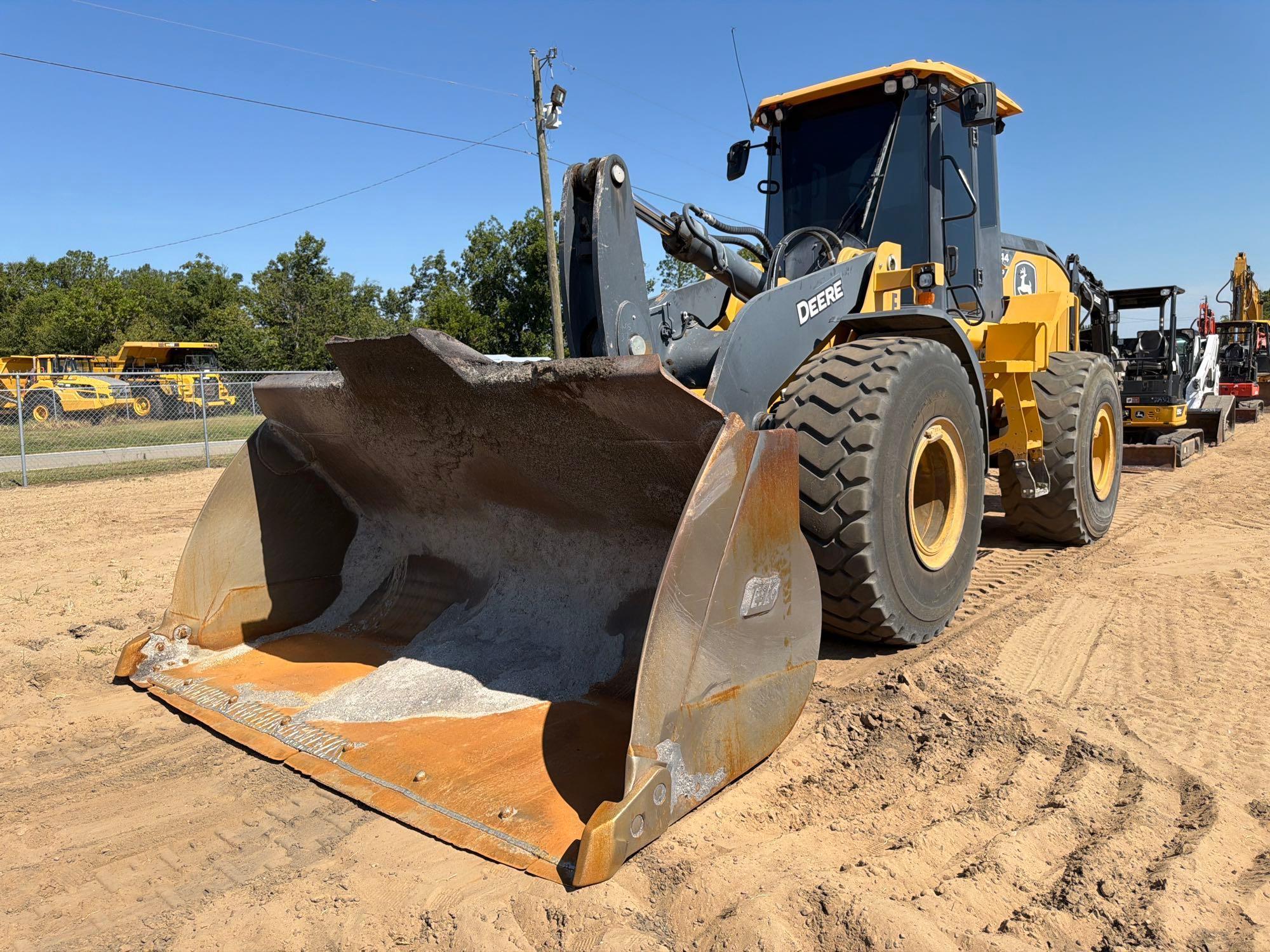 2022 John Deere 2644