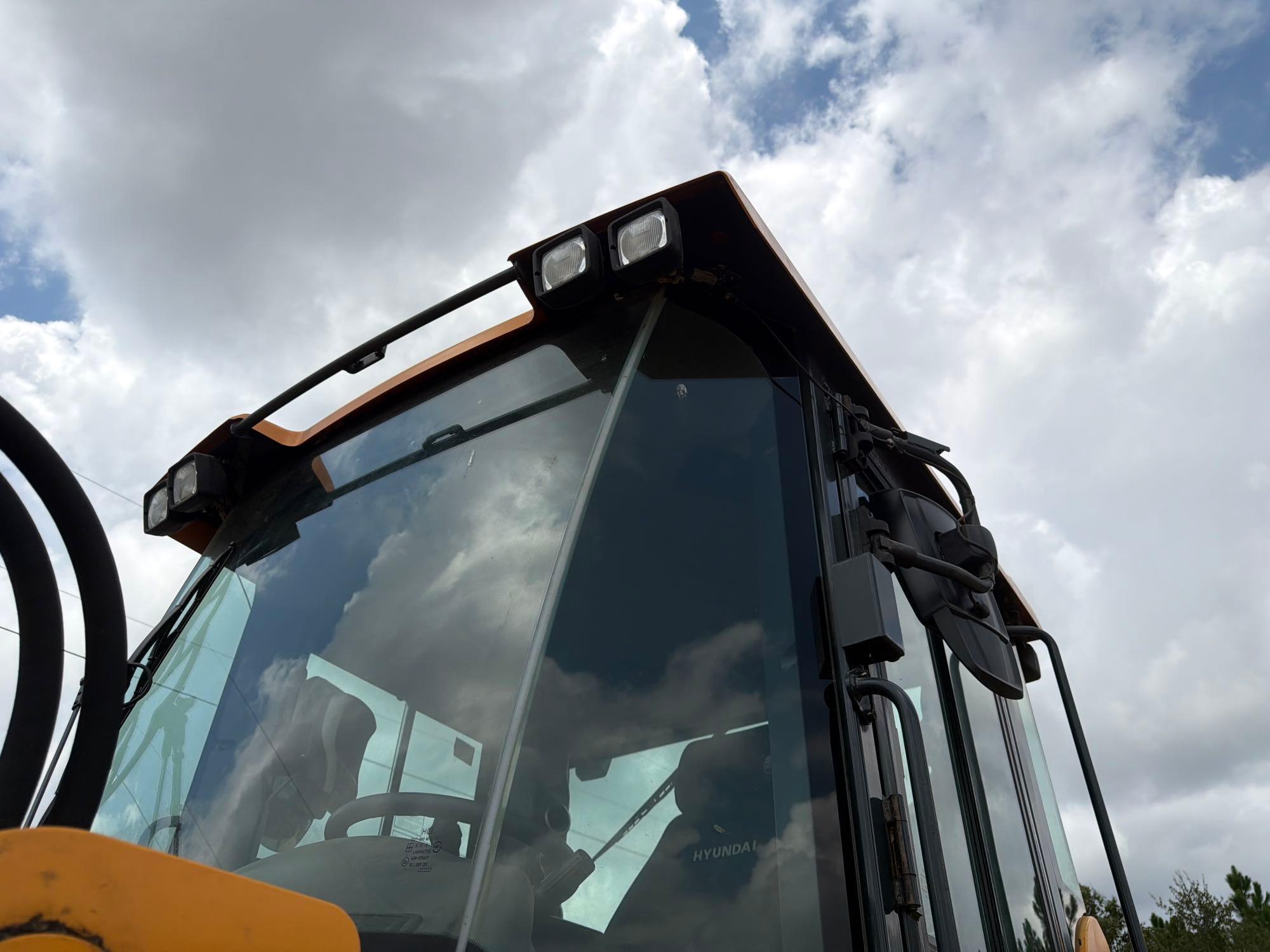 Hyundai 940
