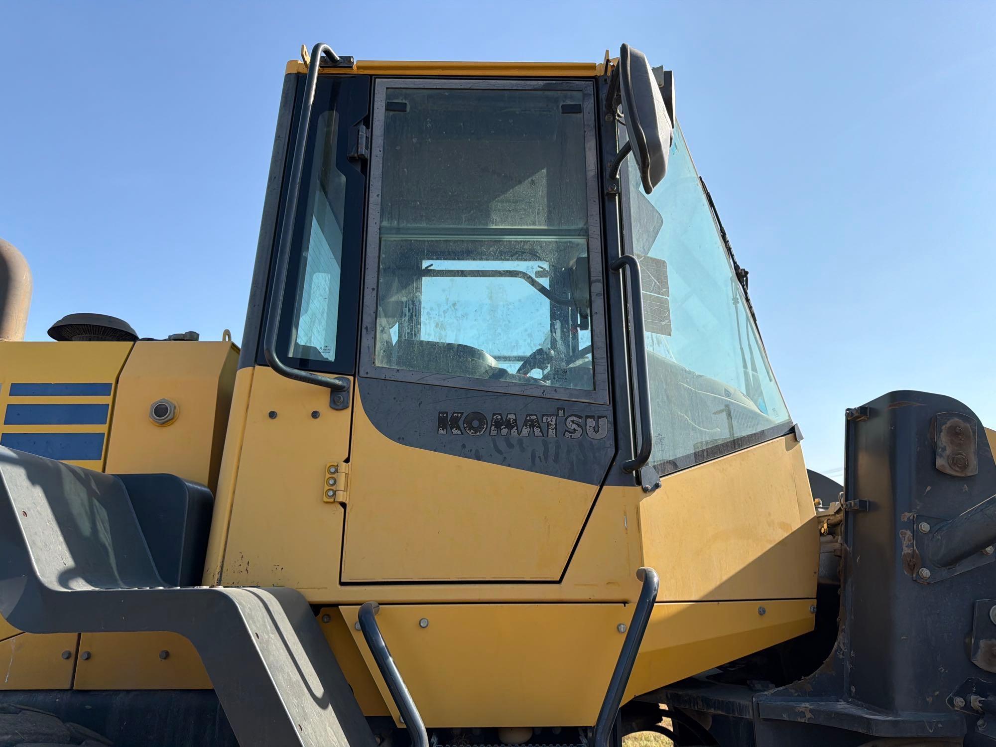 Komatsu WA320-7
