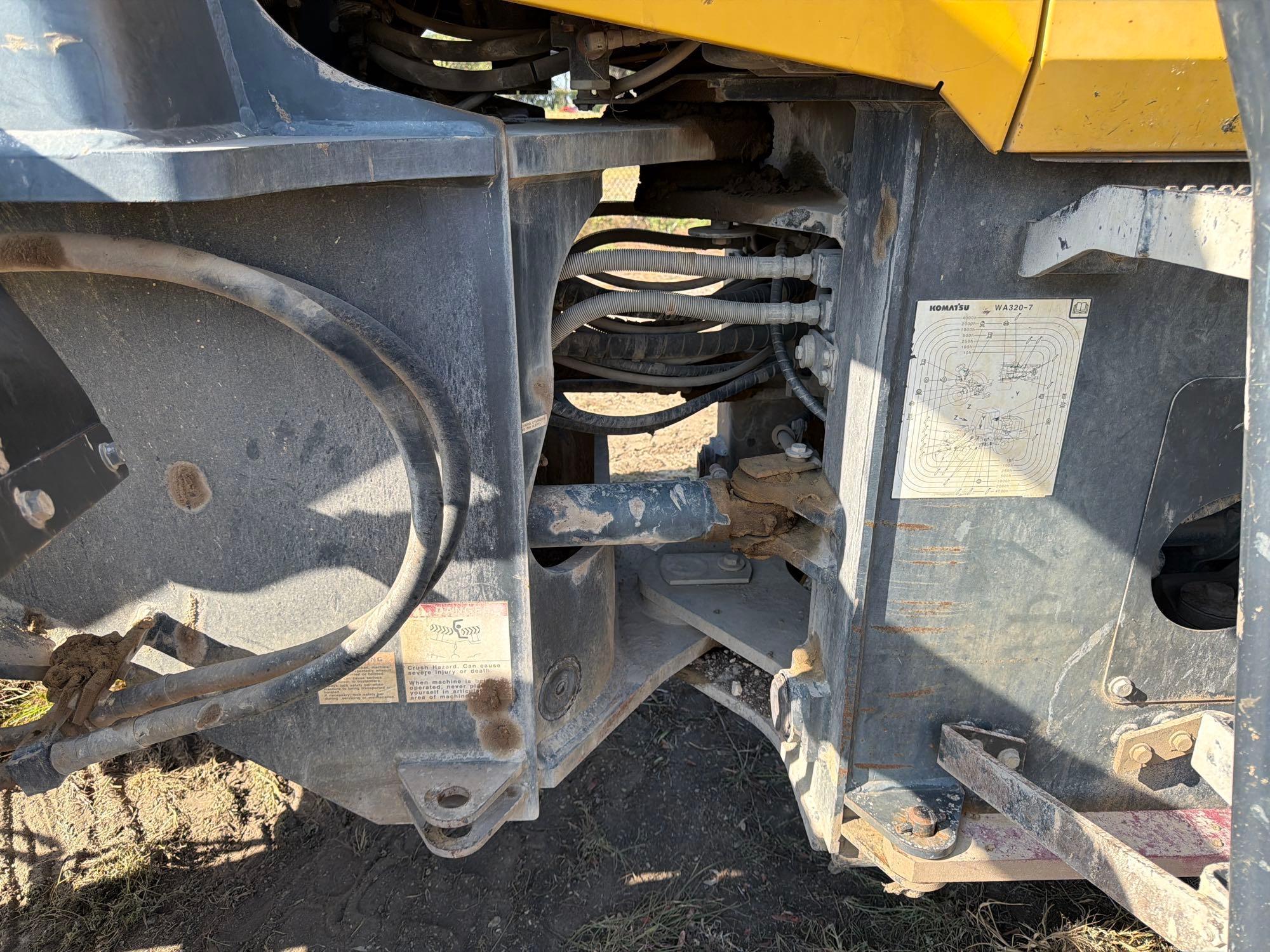 Komatsu WA320-7