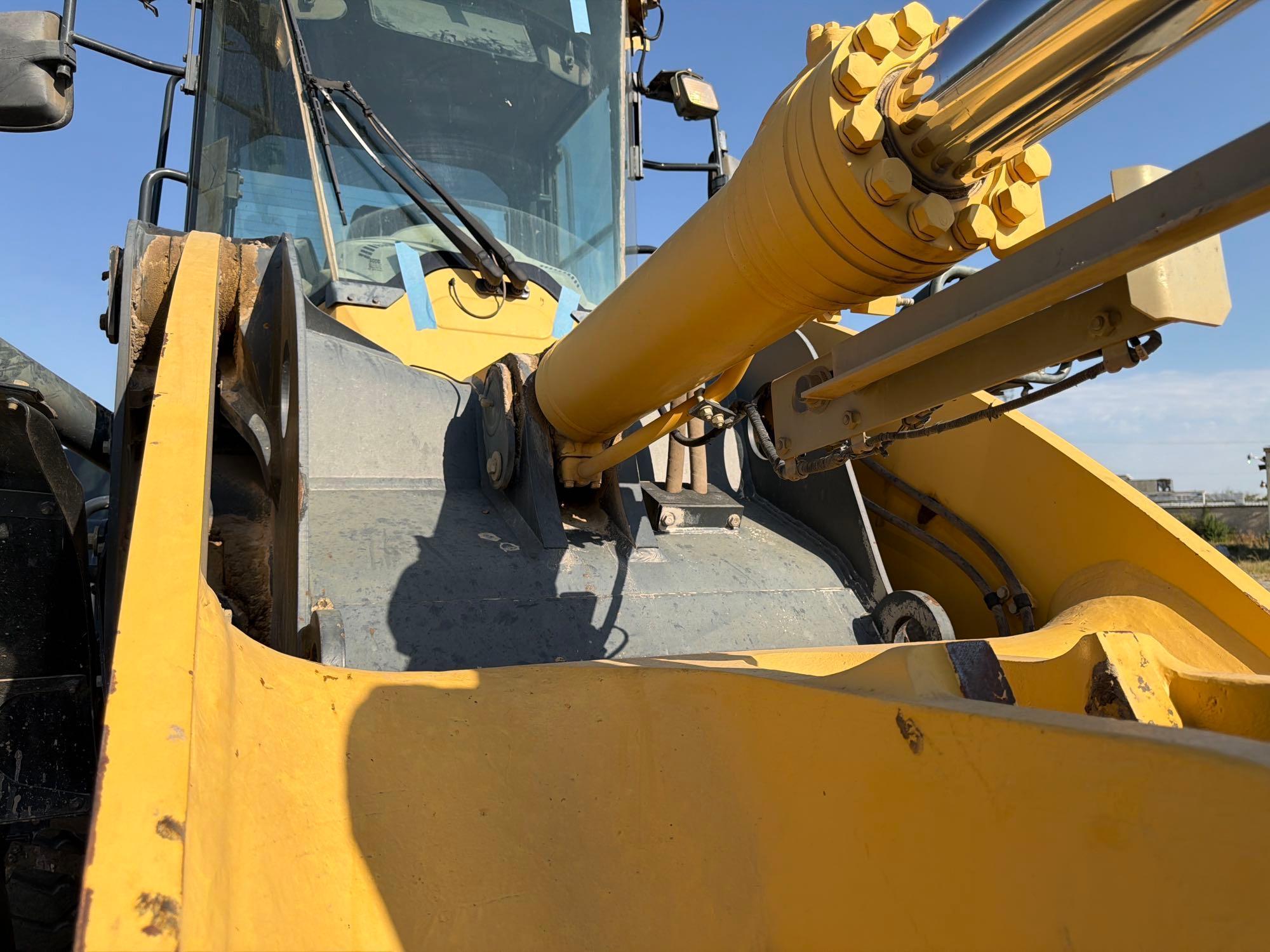 Komatsu WA320-7