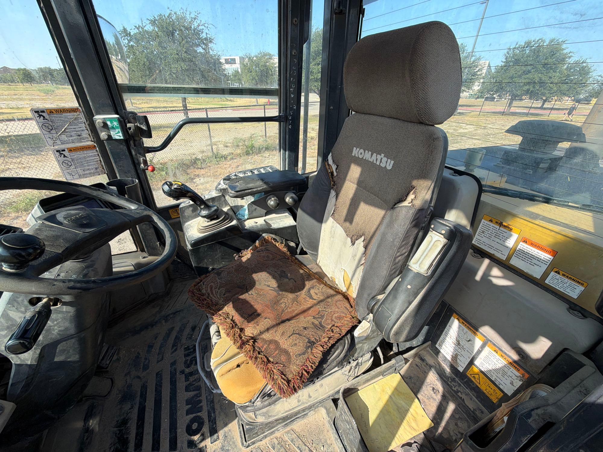 2014 Komatsu WA320-7