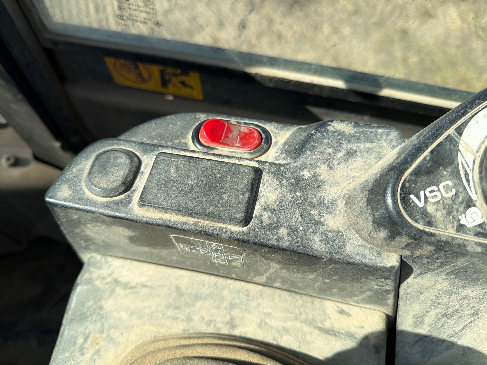 2014 Komatsu WA320-7