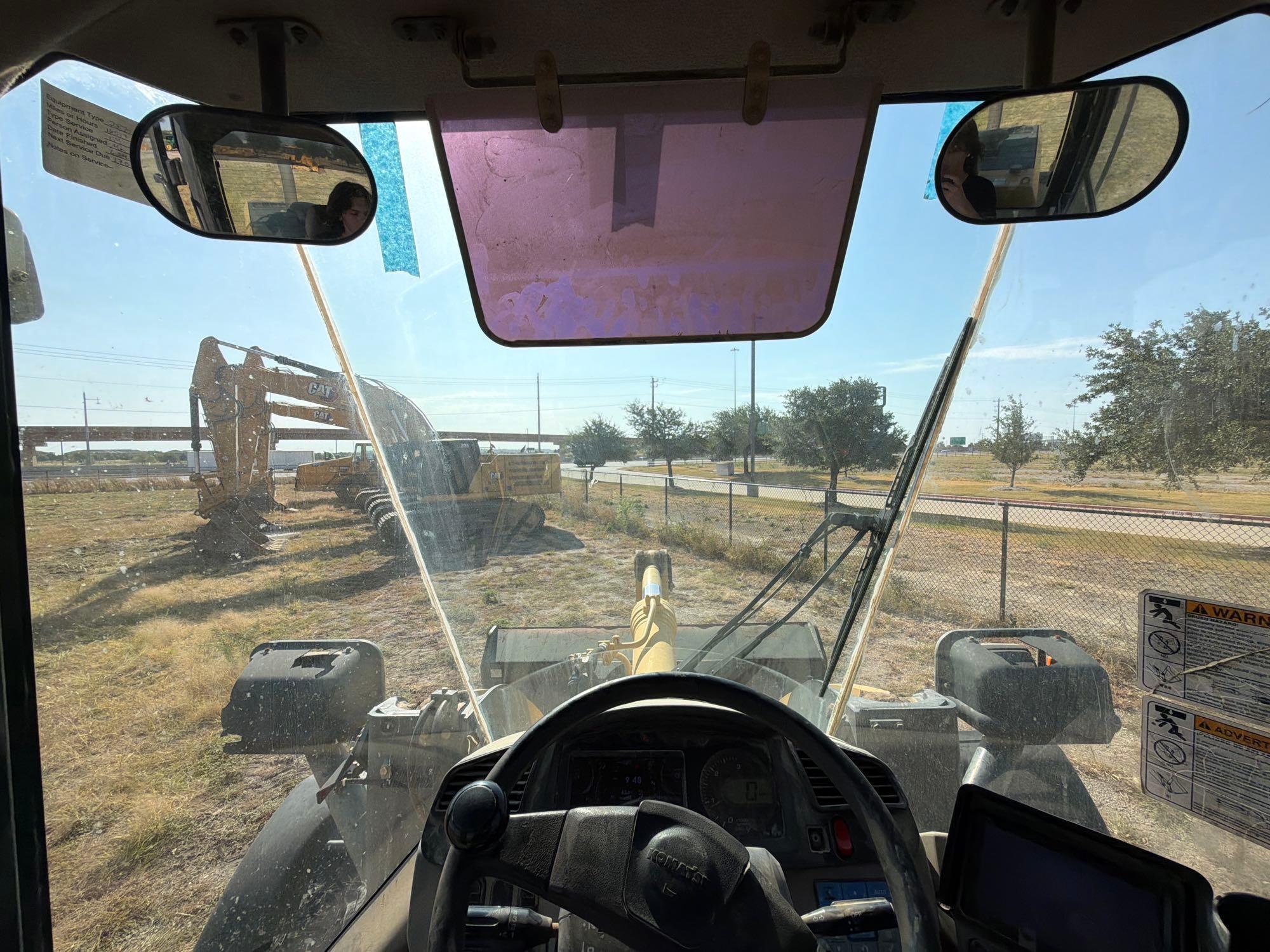 Komatsu WA320-7