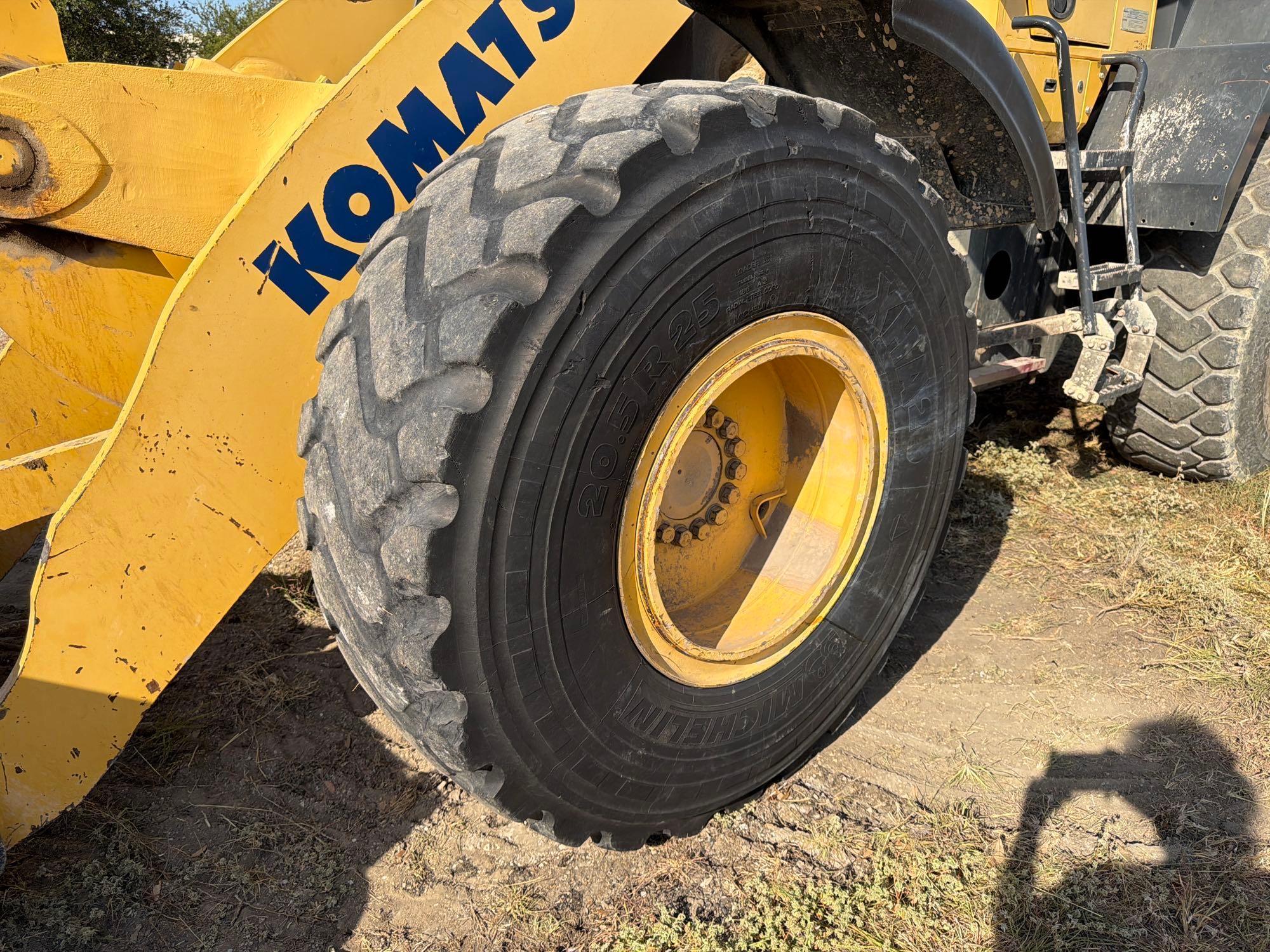Komatsu WA320-7