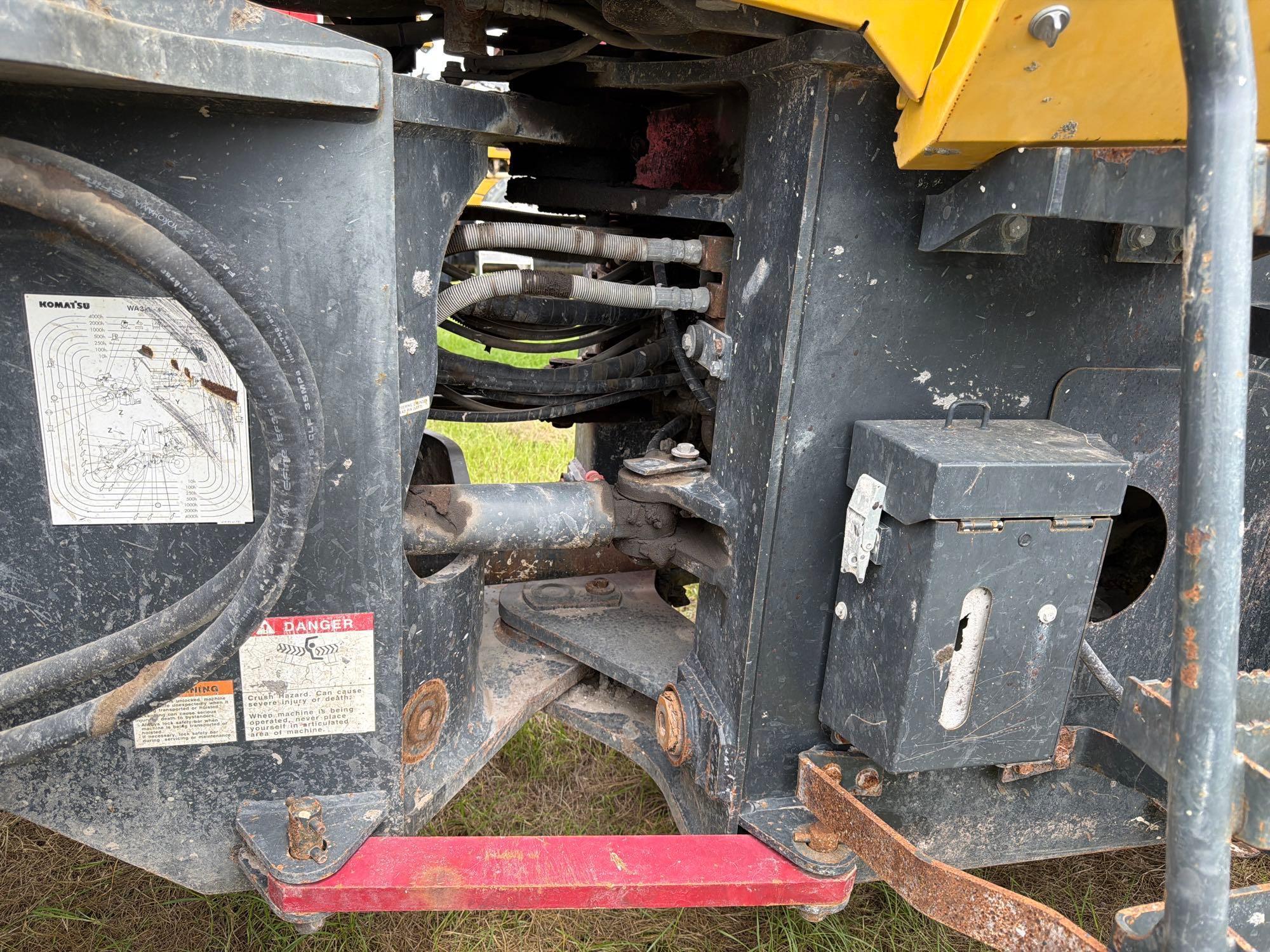 2016 Komatsu 320