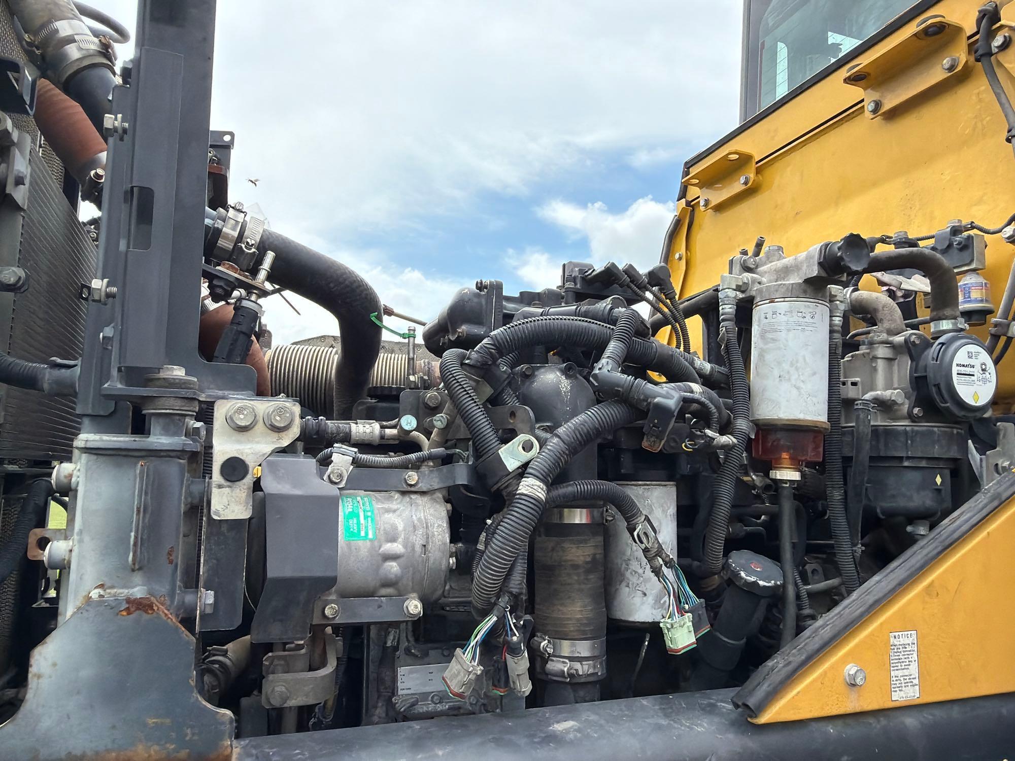 2016 Komatsu 320
