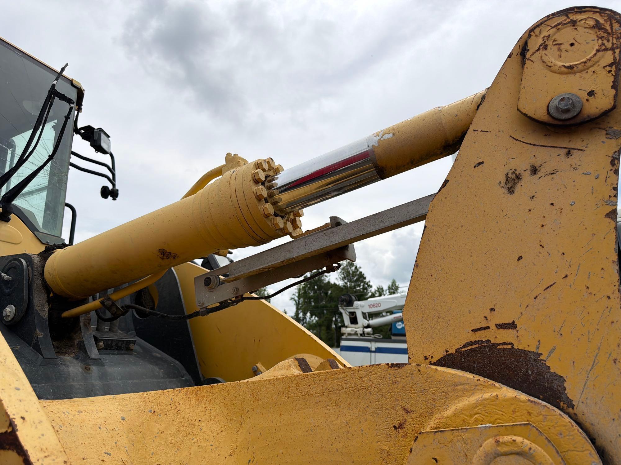 2016 Komatsu 320