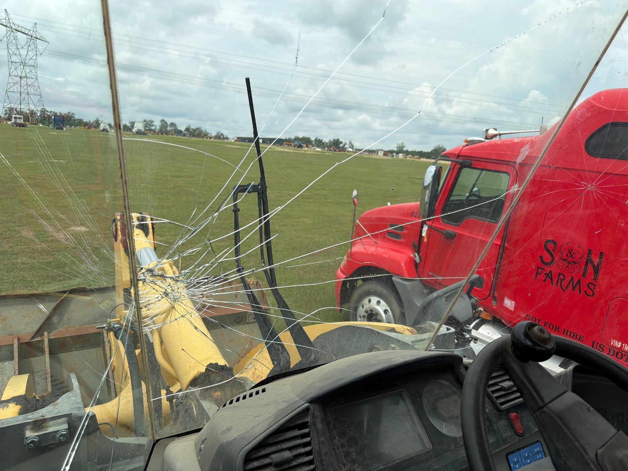 2016 Komatsu 320