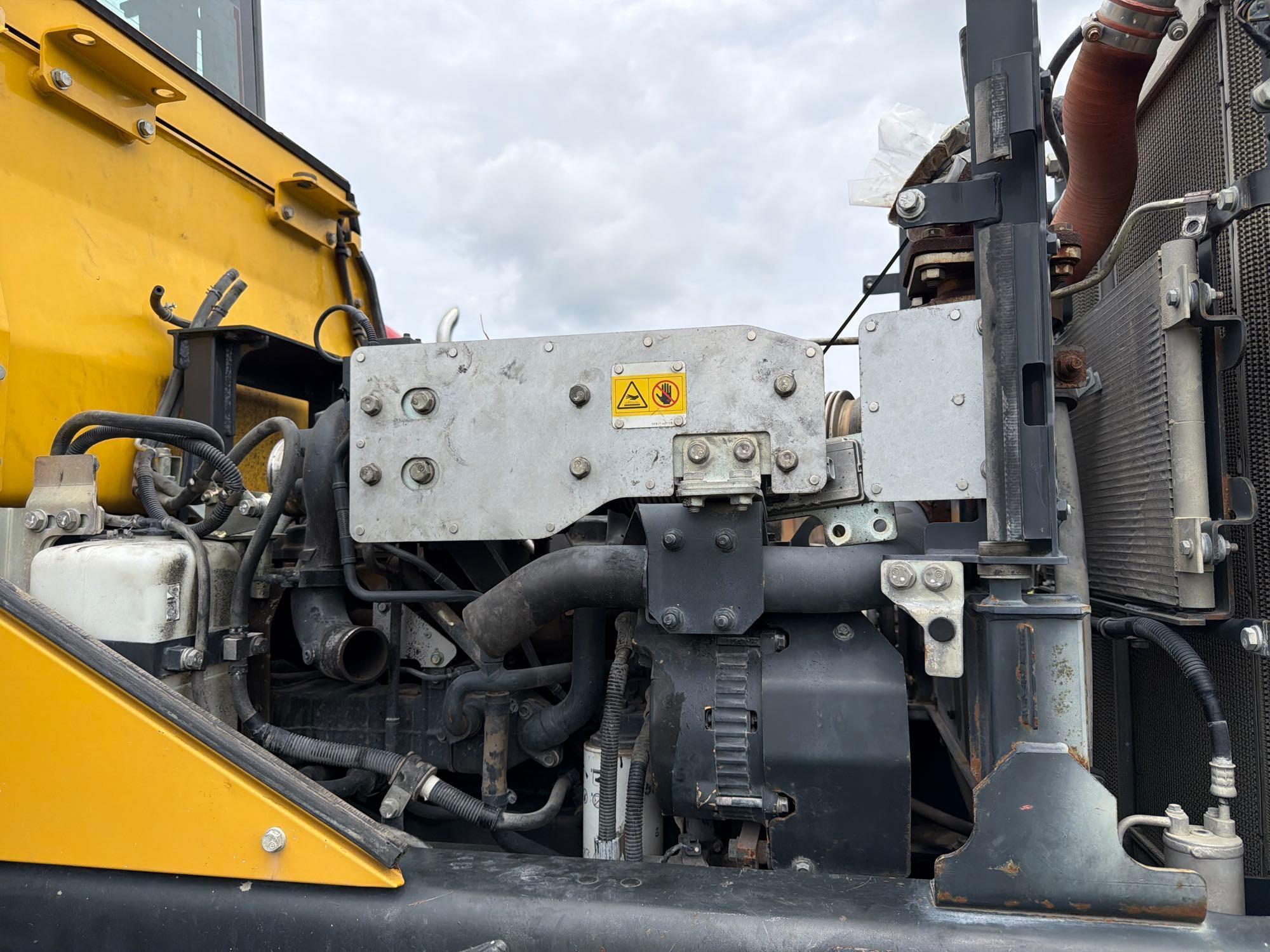 2016 Komatsu 320