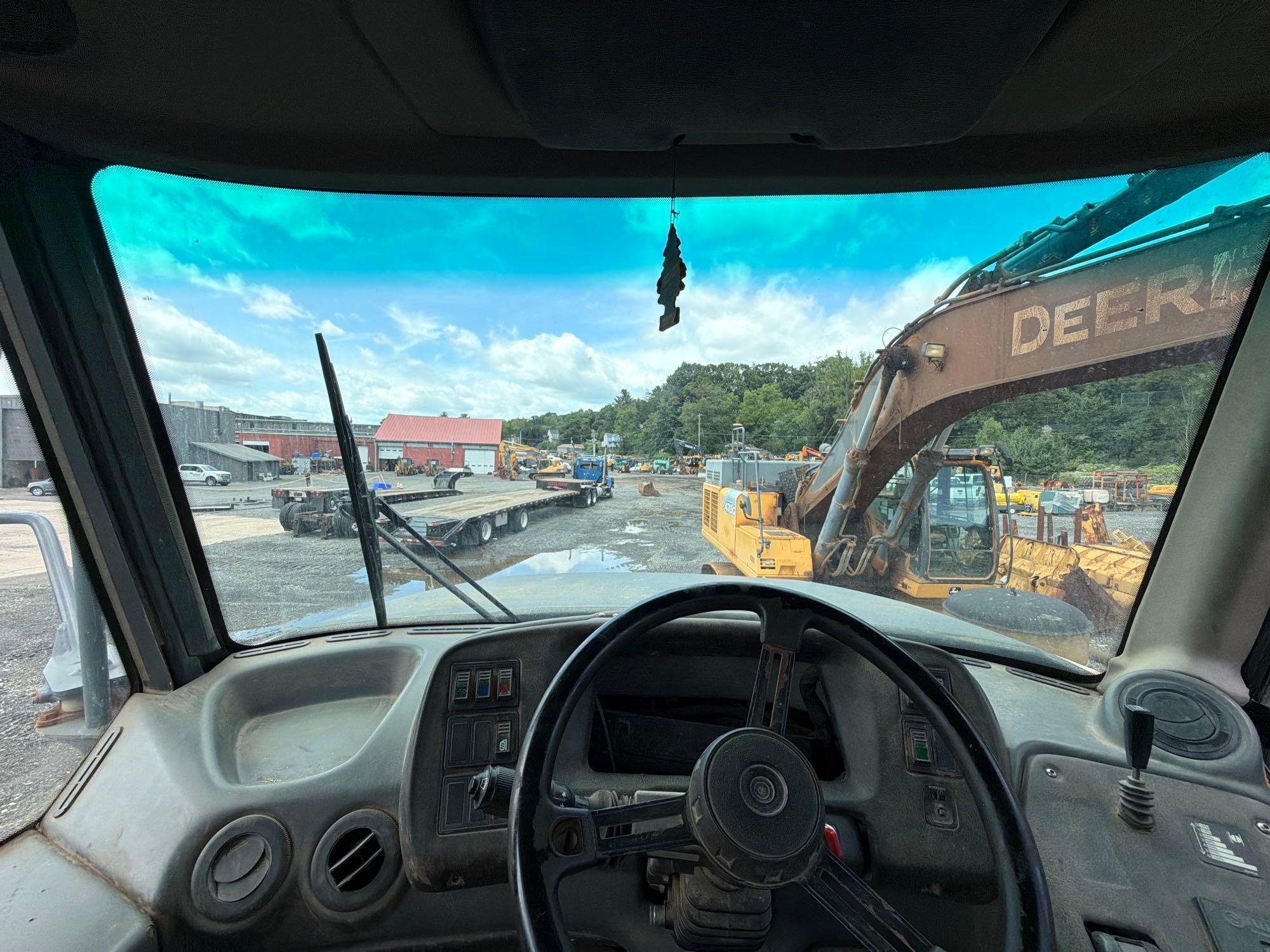 2004 John Deere 350D