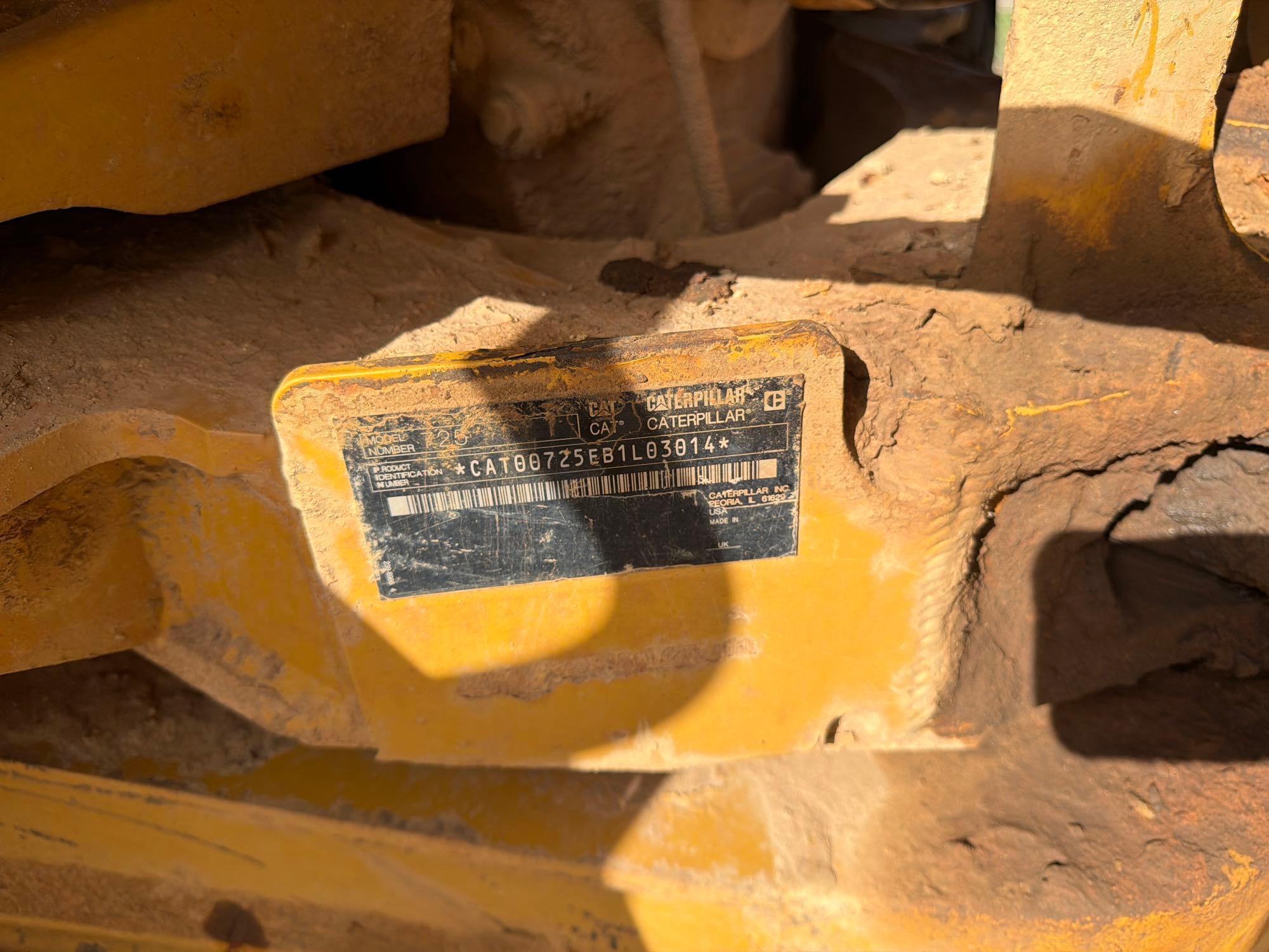2013 Caterpillar 725