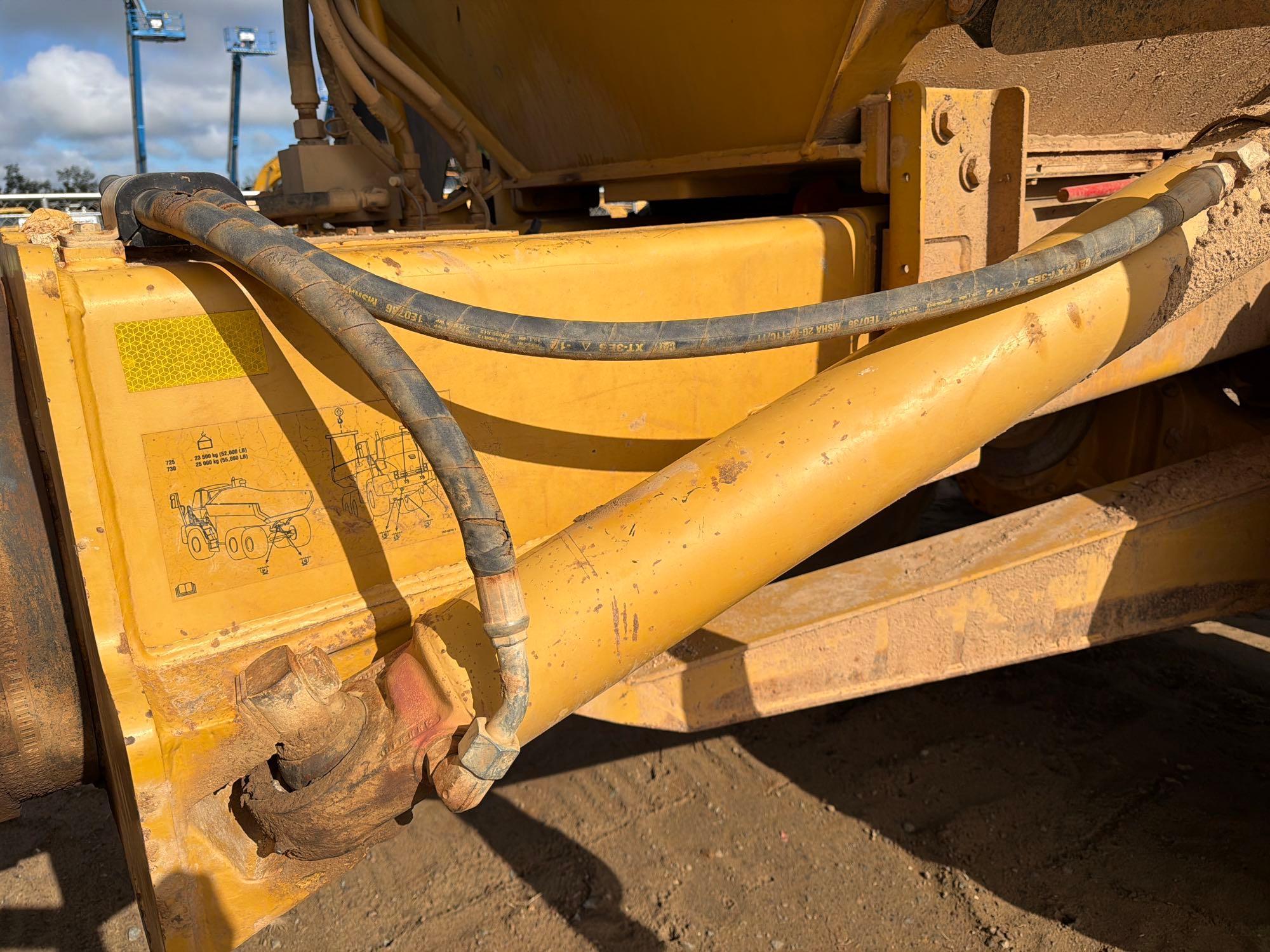 2013 Caterpillar 725