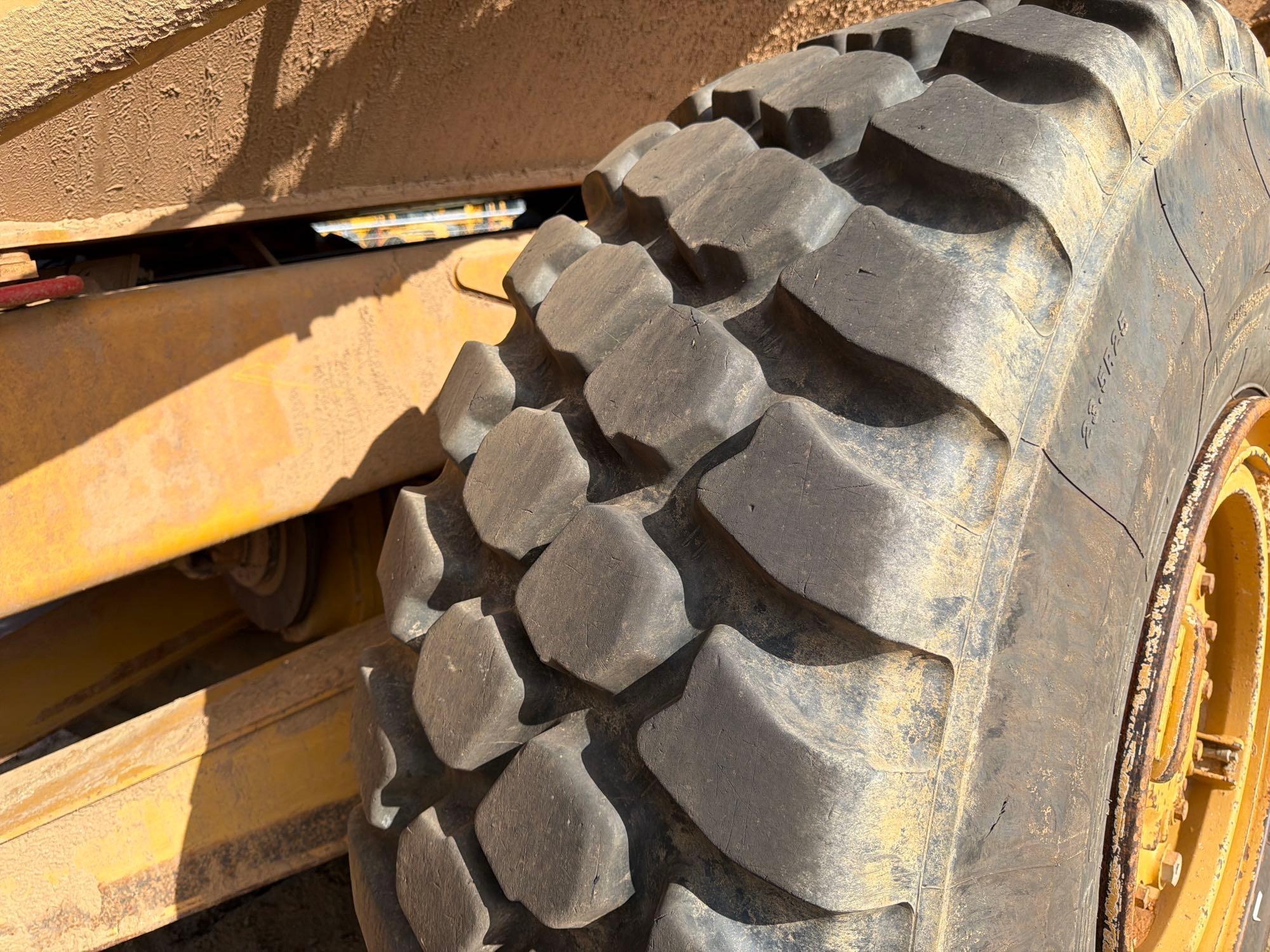 2013 Caterpillar 725