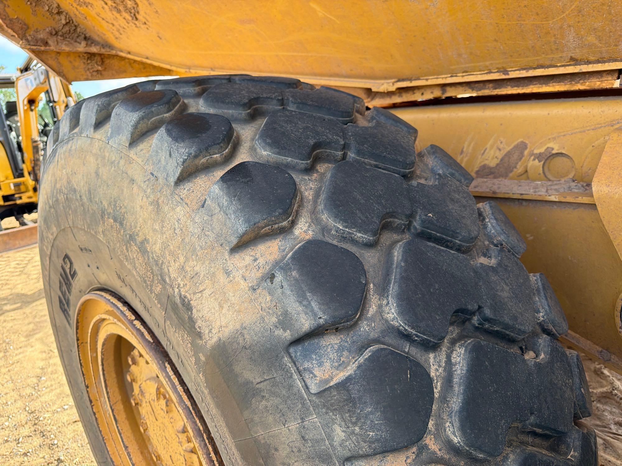 2013 Caterpillar 725